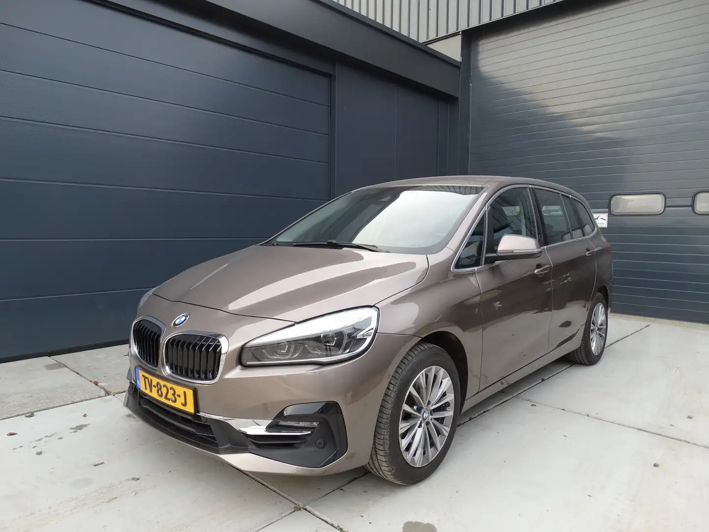 BMW 216 216i Gran Tourer 2018 109pk corporate lease exe Beżowy - 1