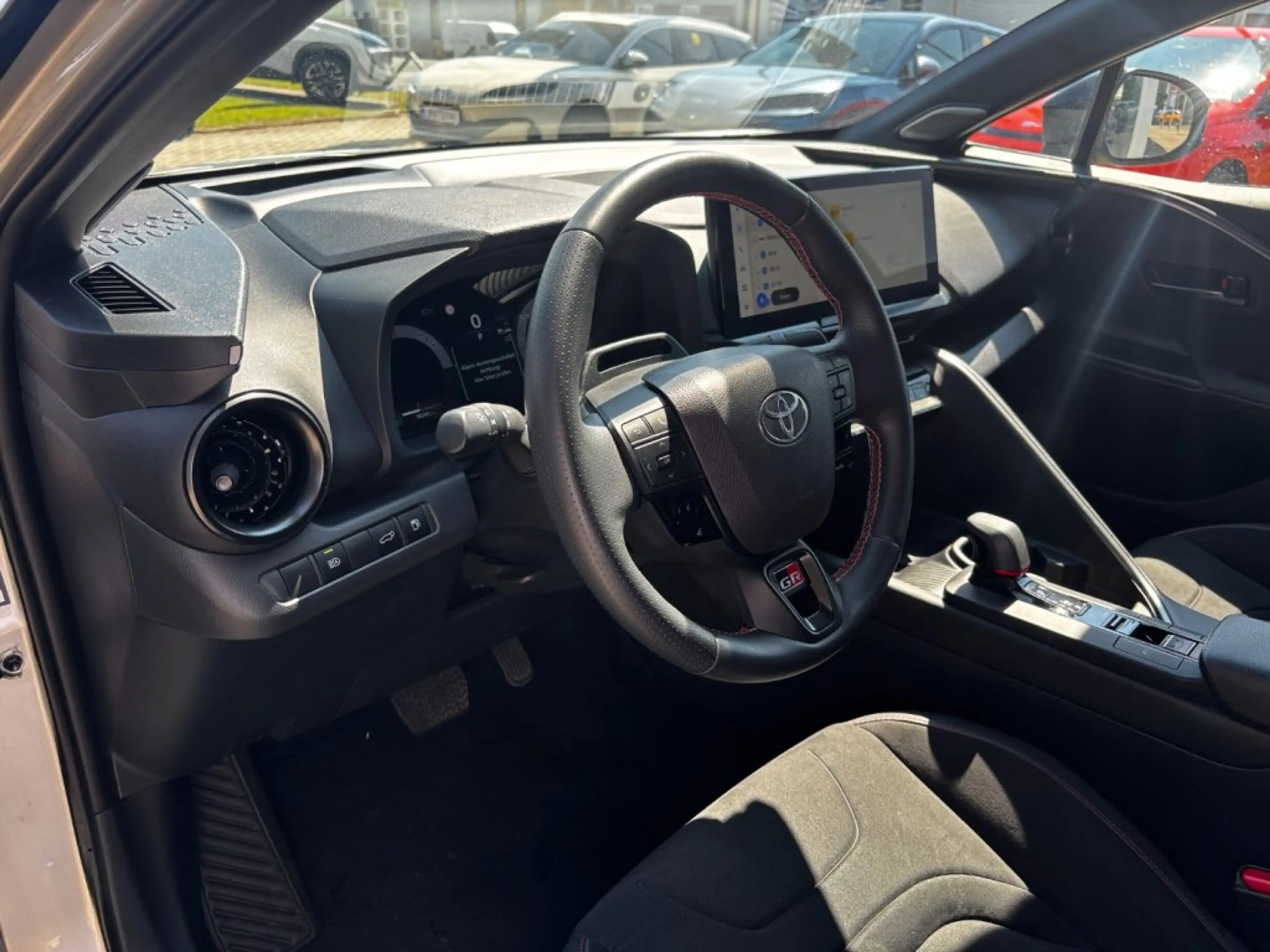 Toyota C-HR 2,0 Hybrid E-CVT 4WD GR Sport Premiere Edition — photo 9