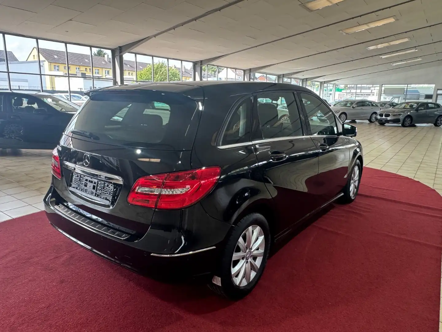 Mercedes-Benz B 200 Aut Schwarz - 2