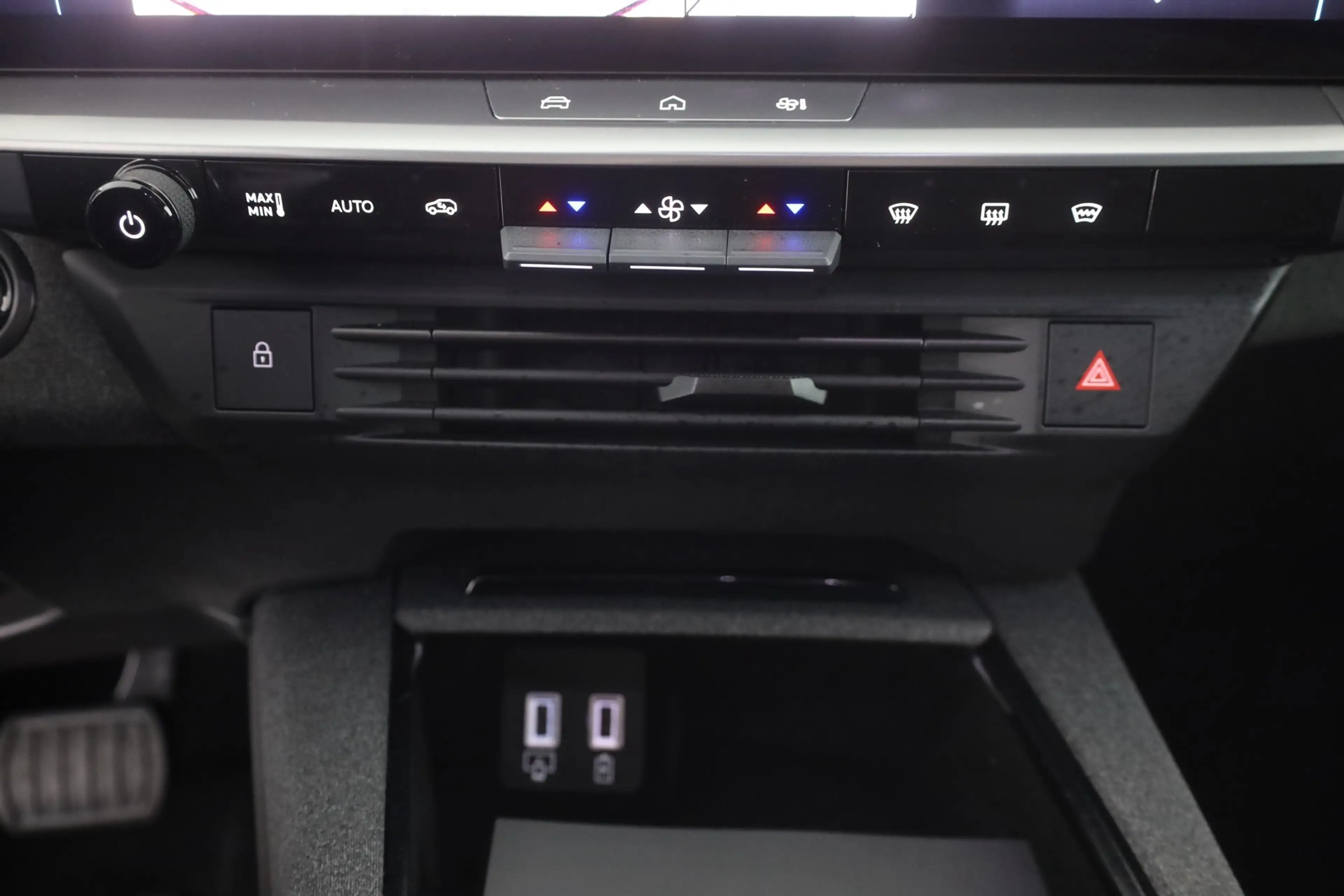 Opel Grandland GS 1.2DI Turbo Hybrid Aut. LED ACC Navi — photo 12