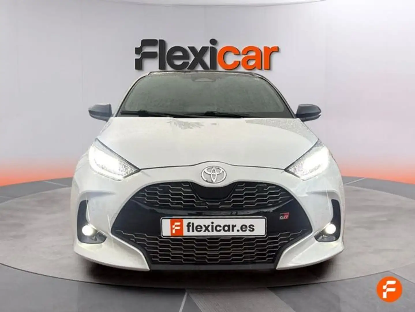 Toyota Yaris 130H 1.5 GR Sport Gris - 2