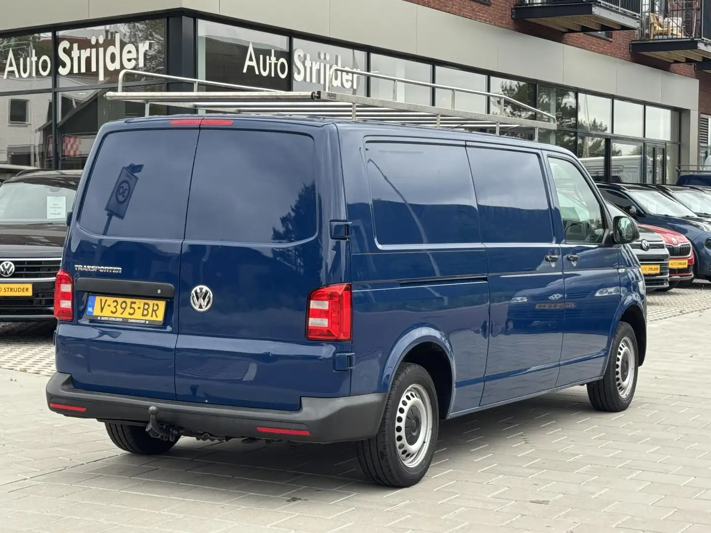 Volkswagen T6 Transporter 2.0 TDI L2H1 RVS imperiaal / trekhaak Bleu - 2