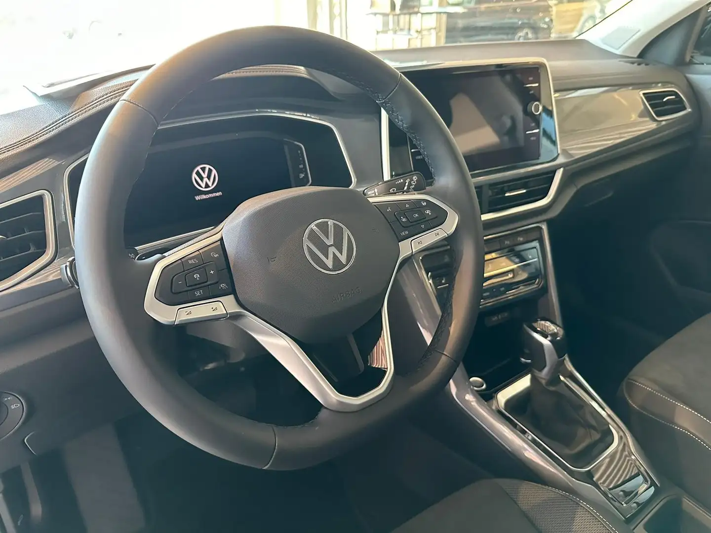 Volkswagen T-Roc 1.5 TSI OPF DSG Style *Kamera *Keyless *AppConnect Zwart - 2