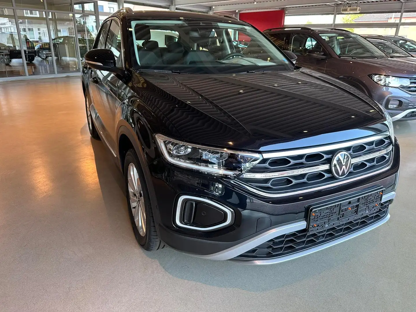 Volkswagen T-Roc 1.5 TSI OPF DSG Style *Kamera *Keyless *AppConnect Zwart - 1