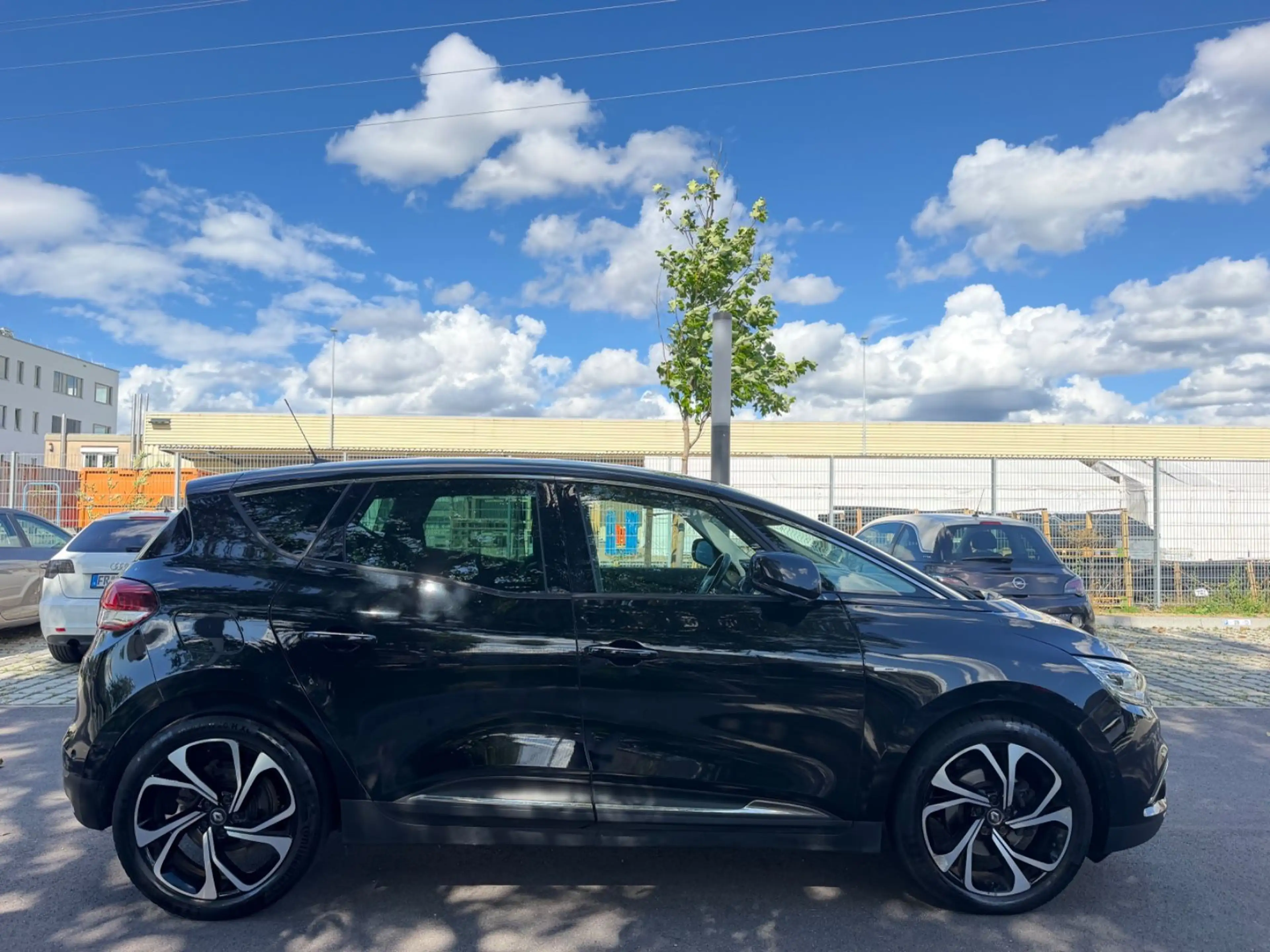 Renault Scenic IV BOSE Edition — photo 8