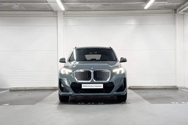 BMW Ix1 view 6