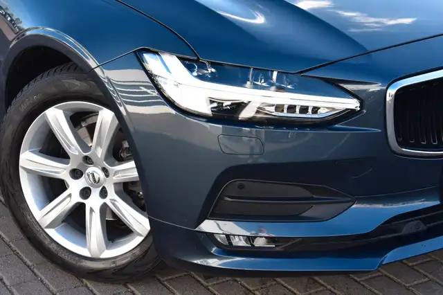 Volvo S90 view 2