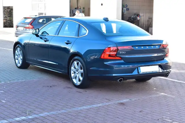 Volvo S90 view 5