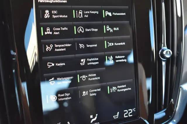 Volvo S90 view 13