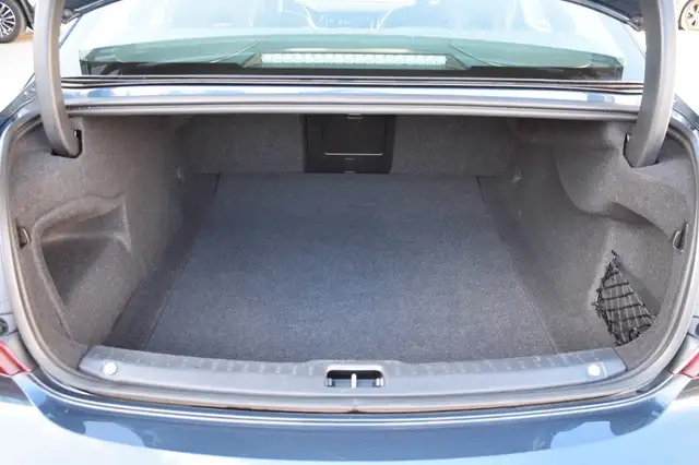 Volvo S90 view 8