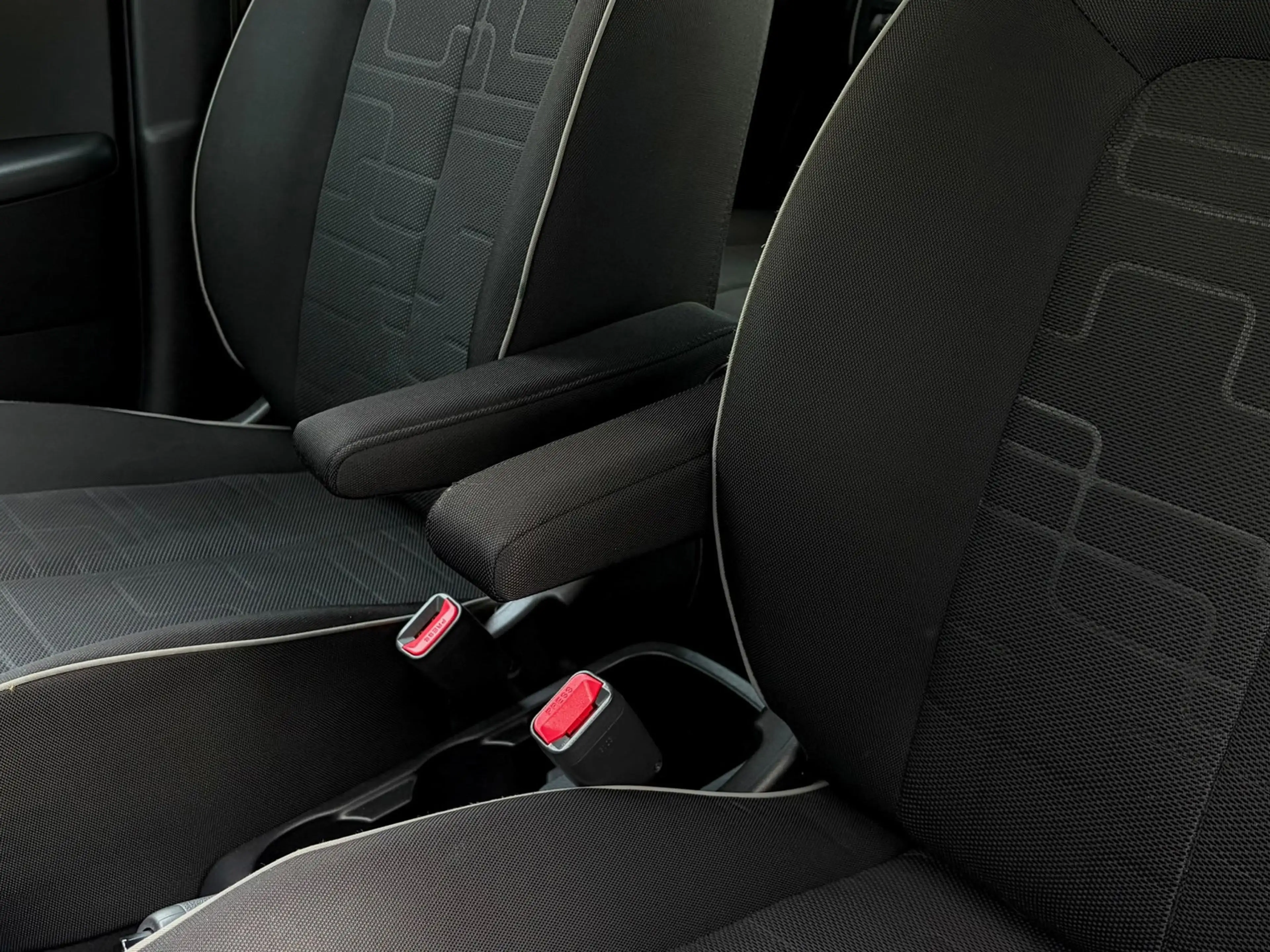 Kia Venga 1.4 CVVT ExecutiveLine — photo 14