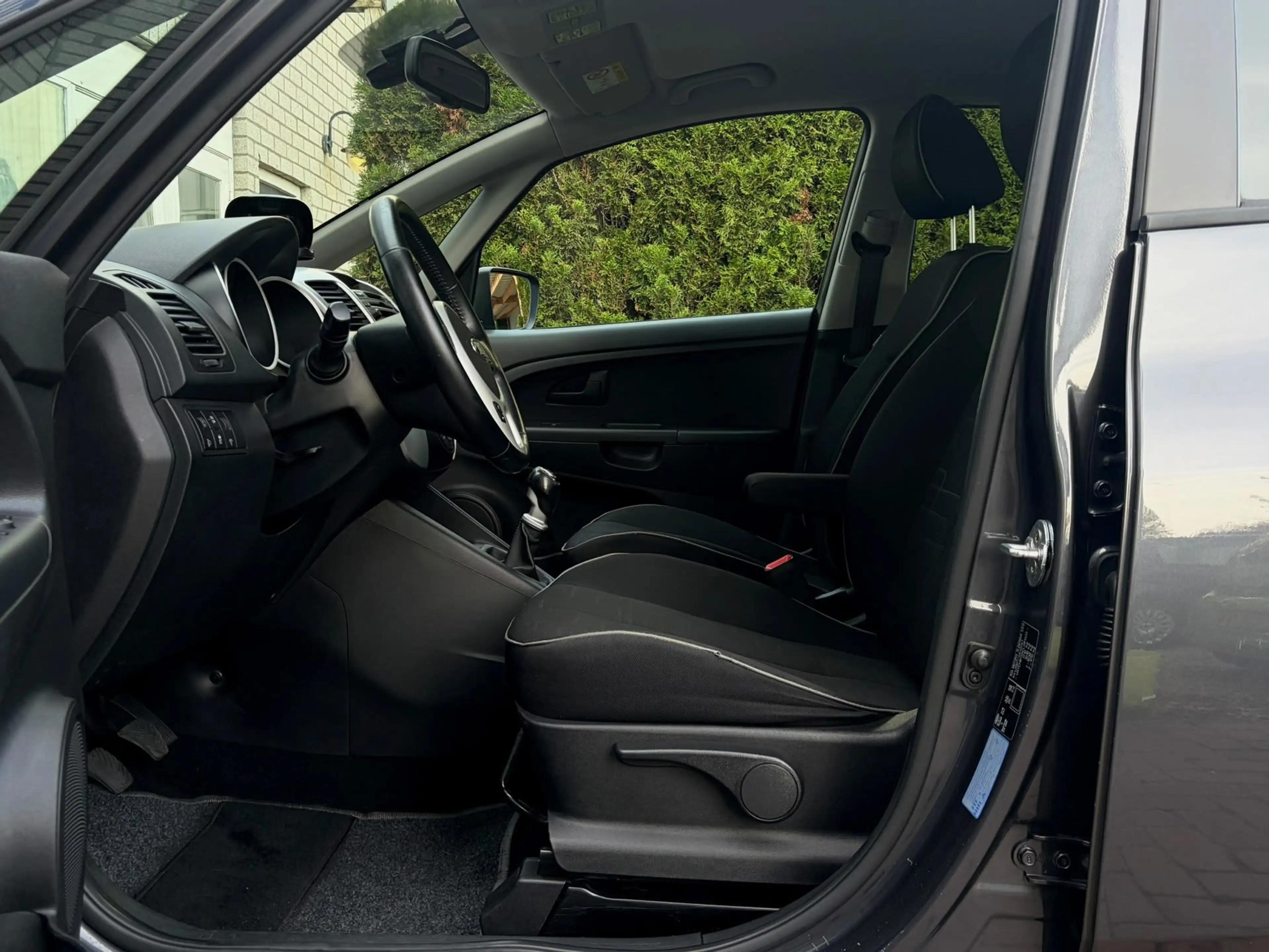 Kia Venga 1.4 CVVT ExecutiveLine — photo 13