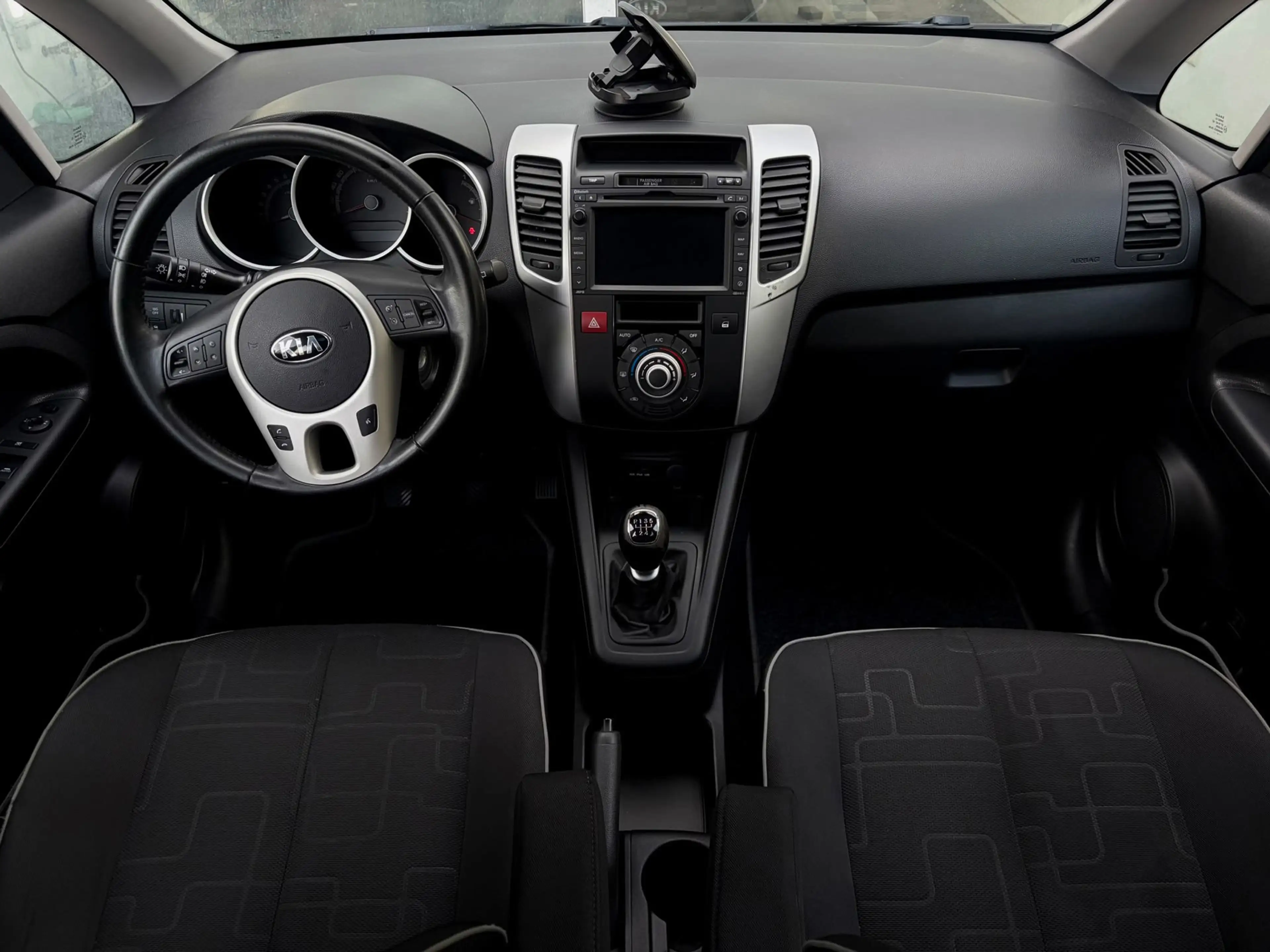 Kia Venga 1.4 CVVT ExecutiveLine — photo 6