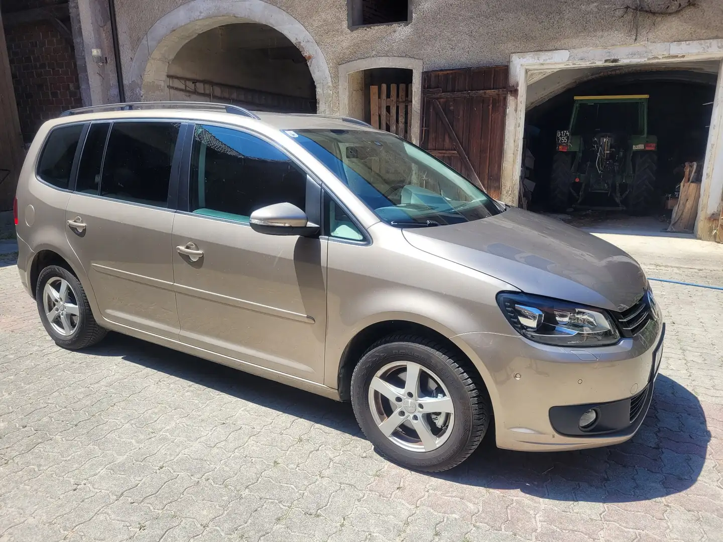 Volkswagen Touran Karat 1,6 BMT TDI - 1