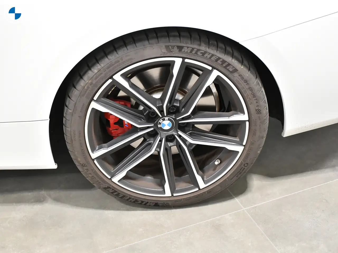 BMW 4 Series снимка BMW 4 Series