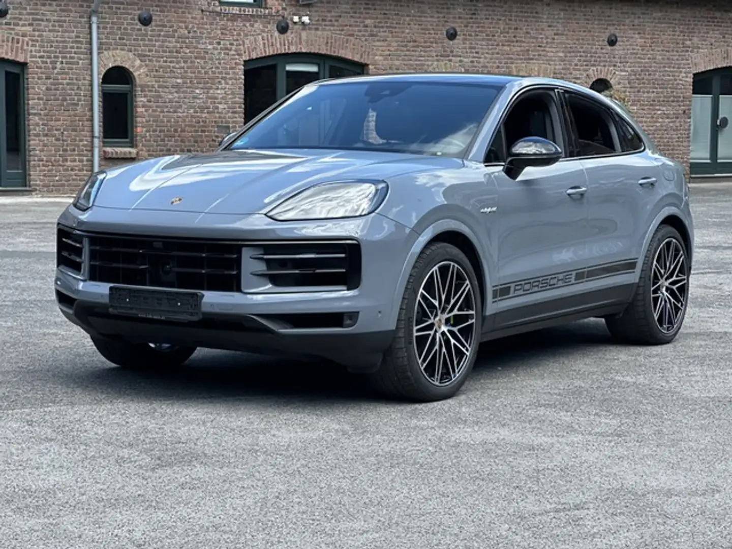 Porsche Cayenne E-Hybrid Coupe HEAD-UP*HD-MATRIX*21 RS*BOSE*NACHTS Grau - 2