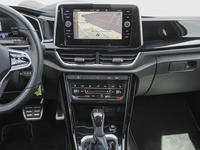 Volkswagen T-Roc view 12