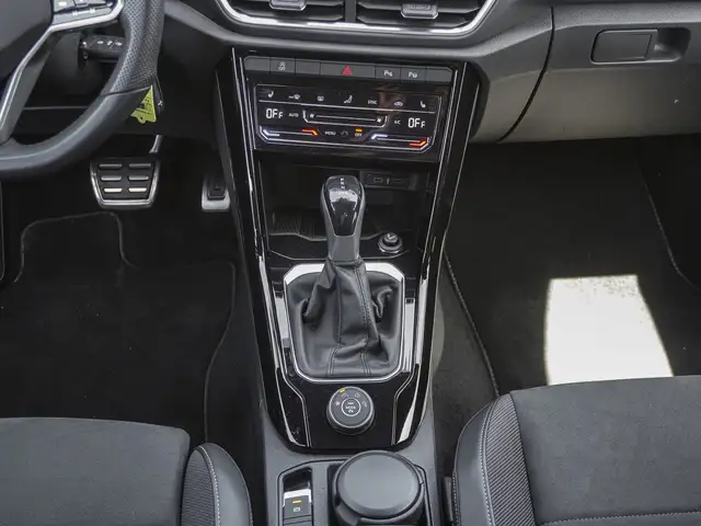 Volkswagen T-Roc view 14