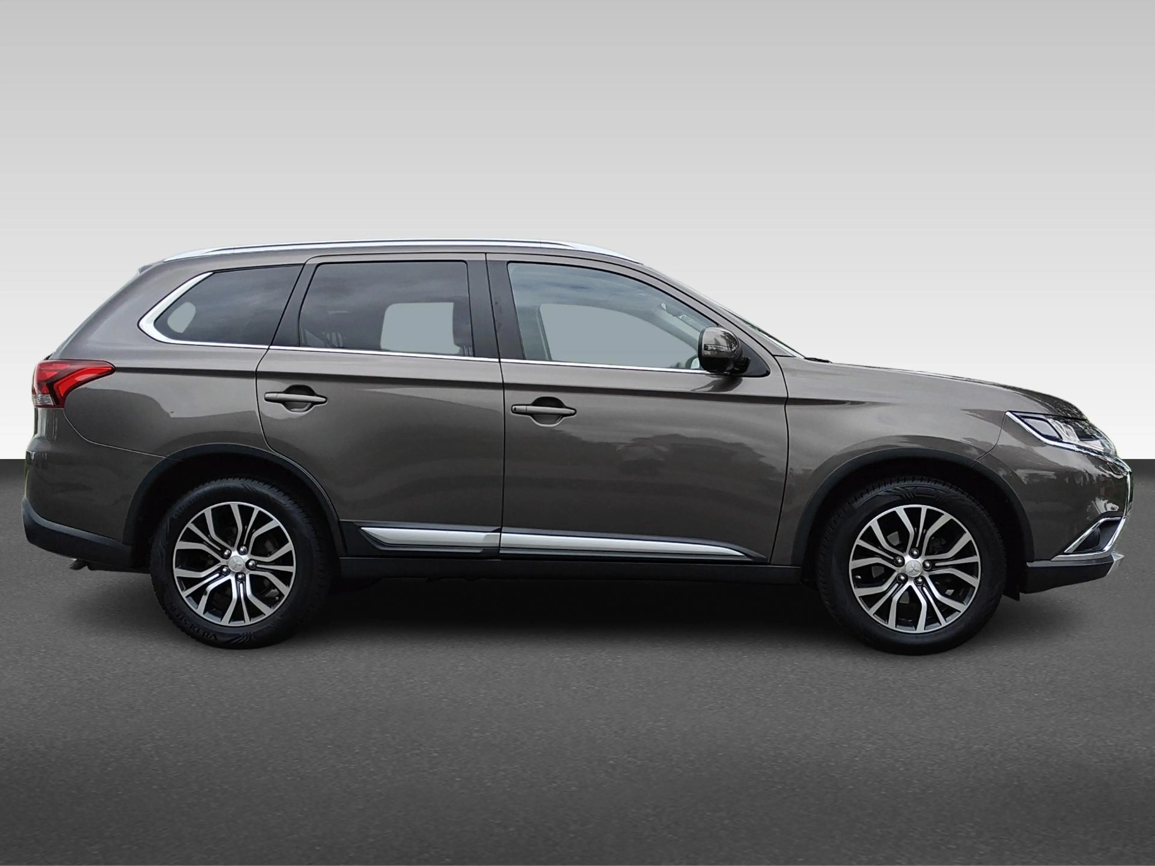 Mitsubishi Outlander 2.0 Connect Pro | Achteruitrijcamera | Apple Carpl — photo 9