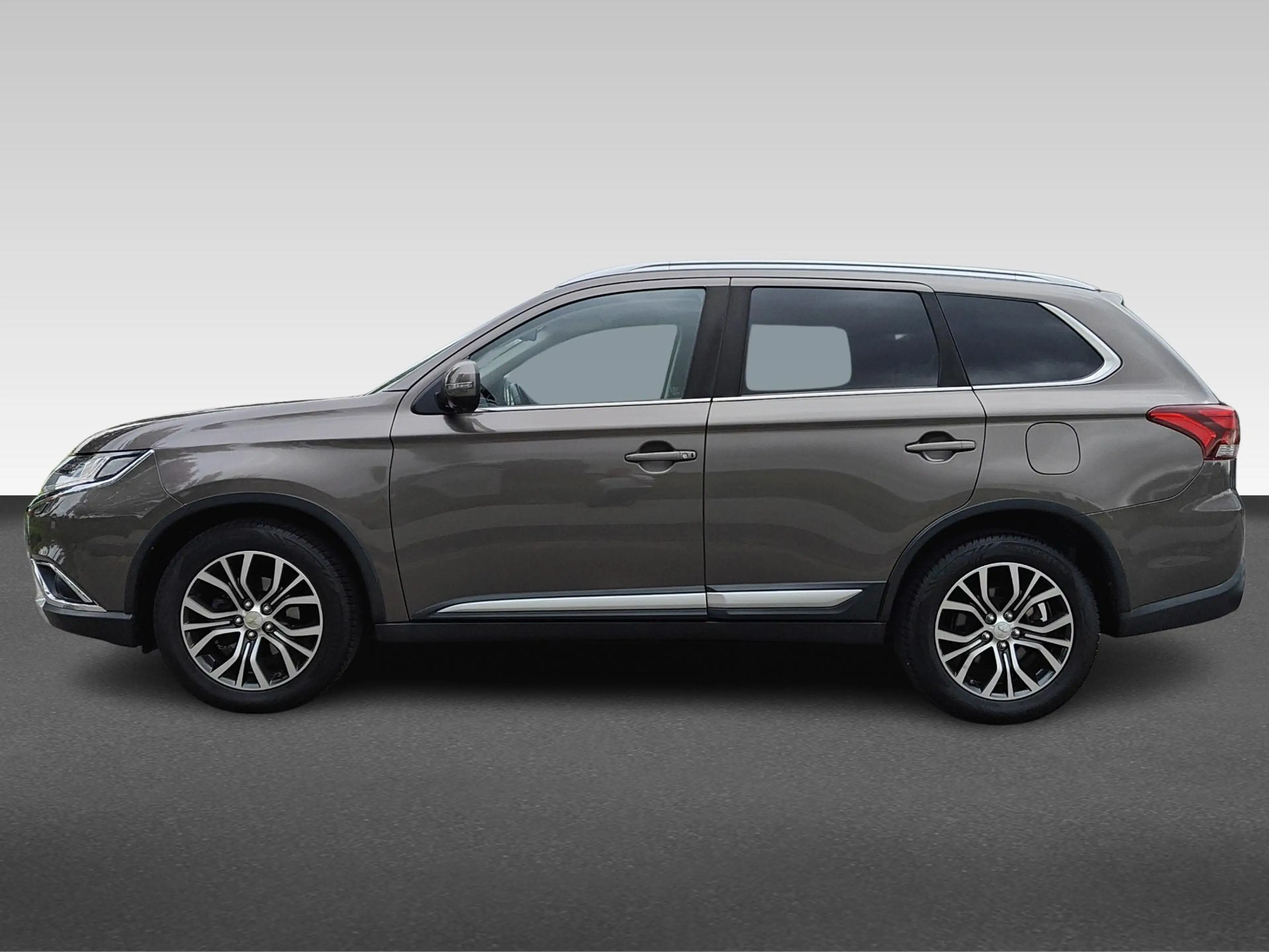 Mitsubishi Outlander 2.0 Connect Pro | Achteruitrijcamera | Apple Carpl — photo 2