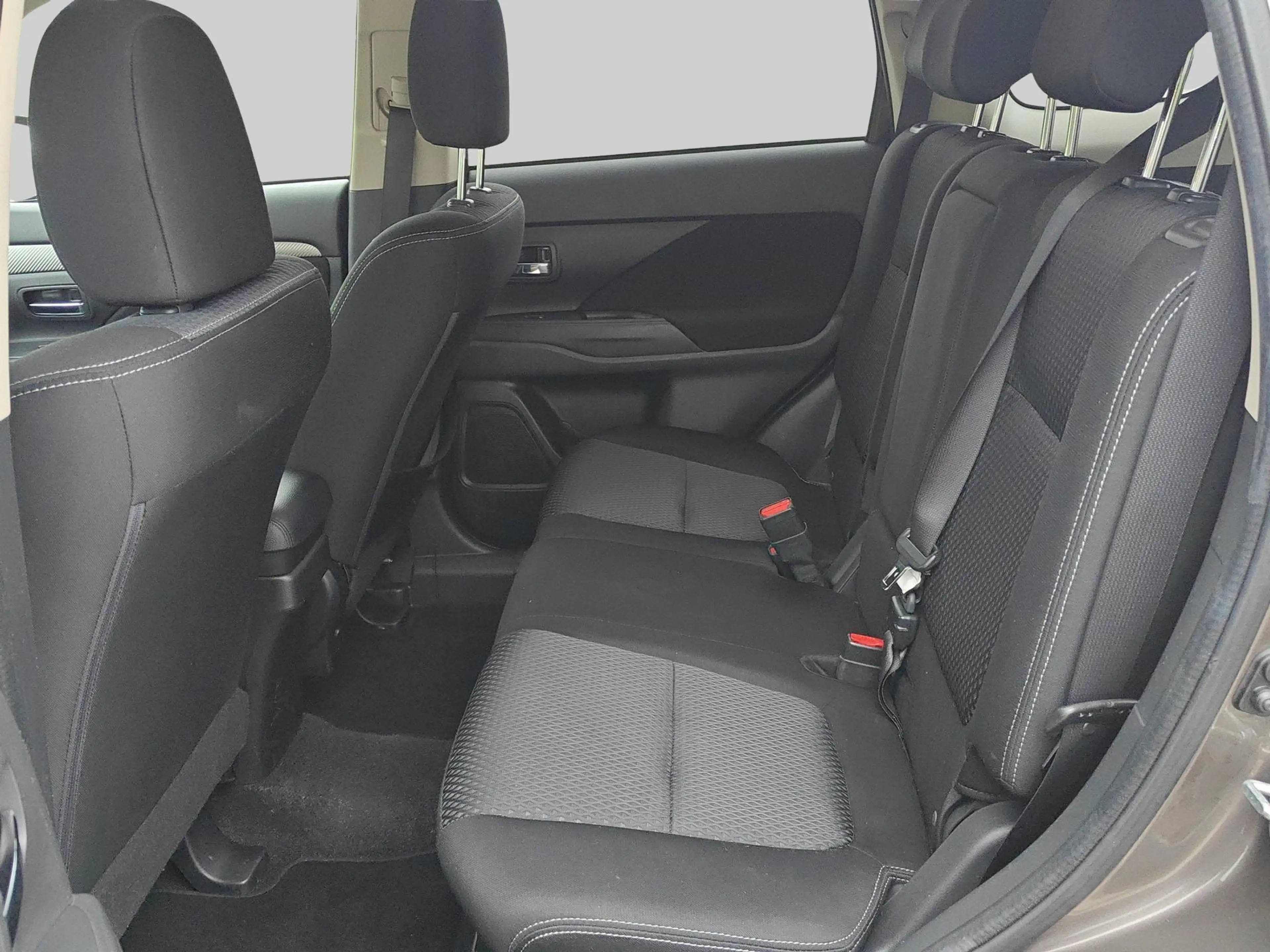 Mitsubishi Outlander 2.0 Connect Pro | Achteruitrijcamera | Apple Carpl — photo 6