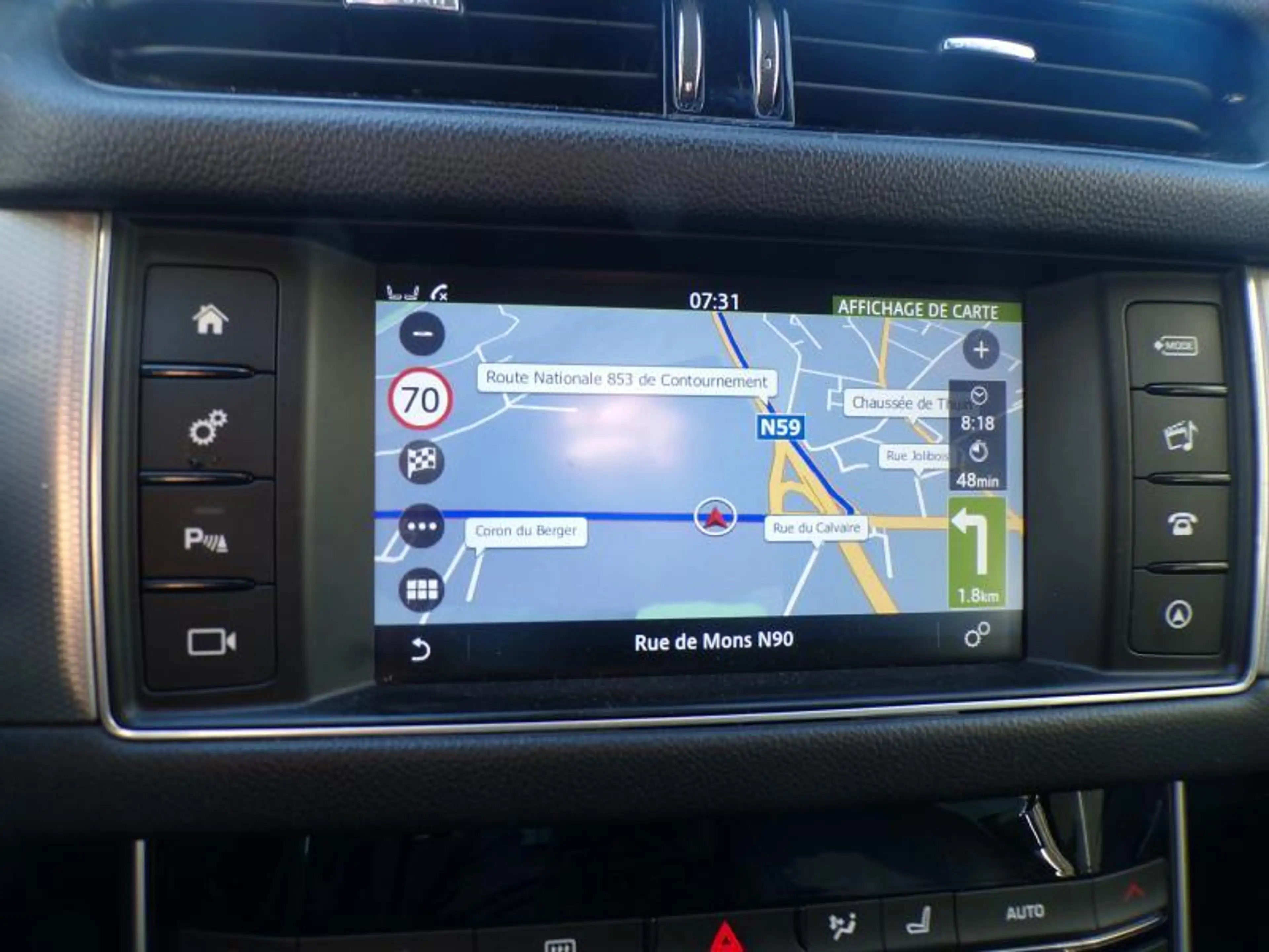 Jaguar XF 2.0D 163cv Bordeaux 12/16 6000€ Marchand GPS — photo 9