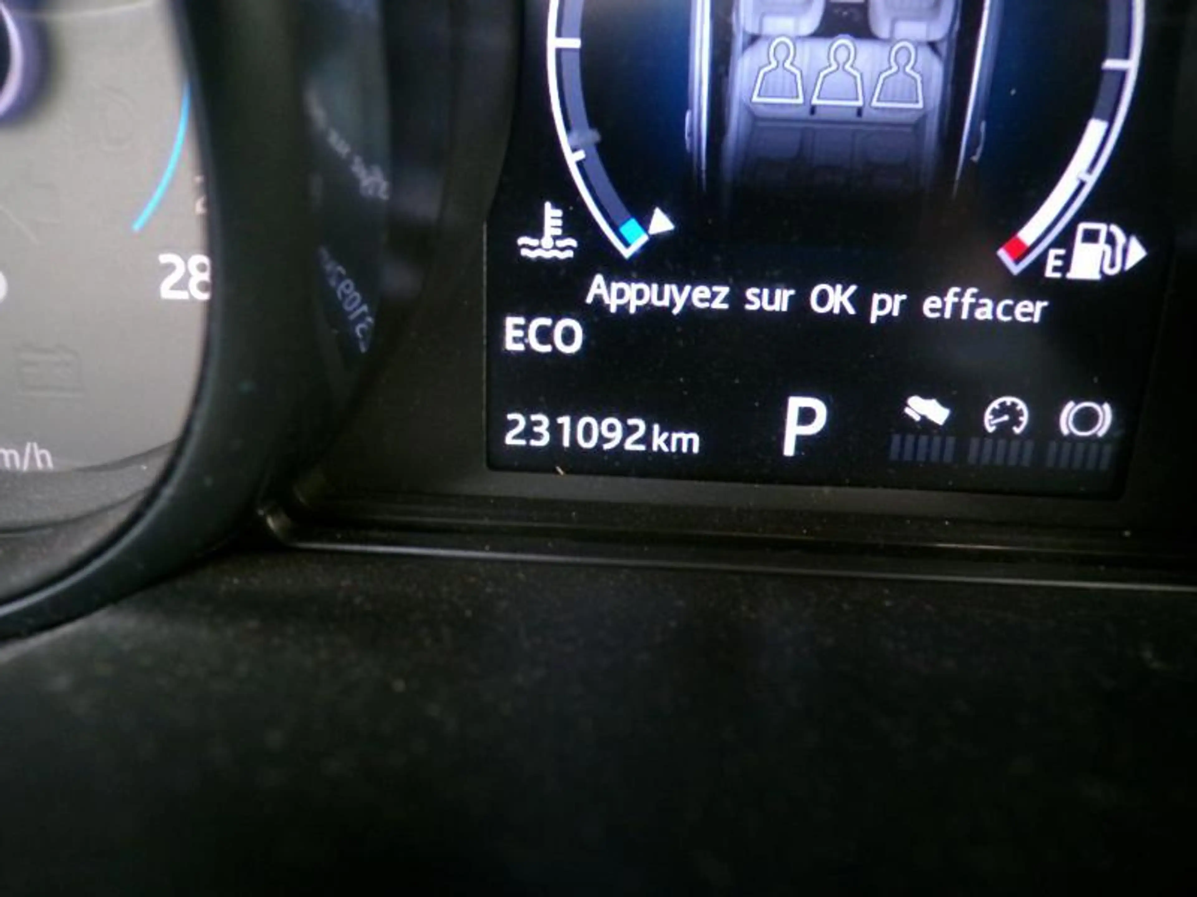 Jaguar XF 2.0D 163cv Bordeaux 12/16 6000€ Marchand GPS — photo 15