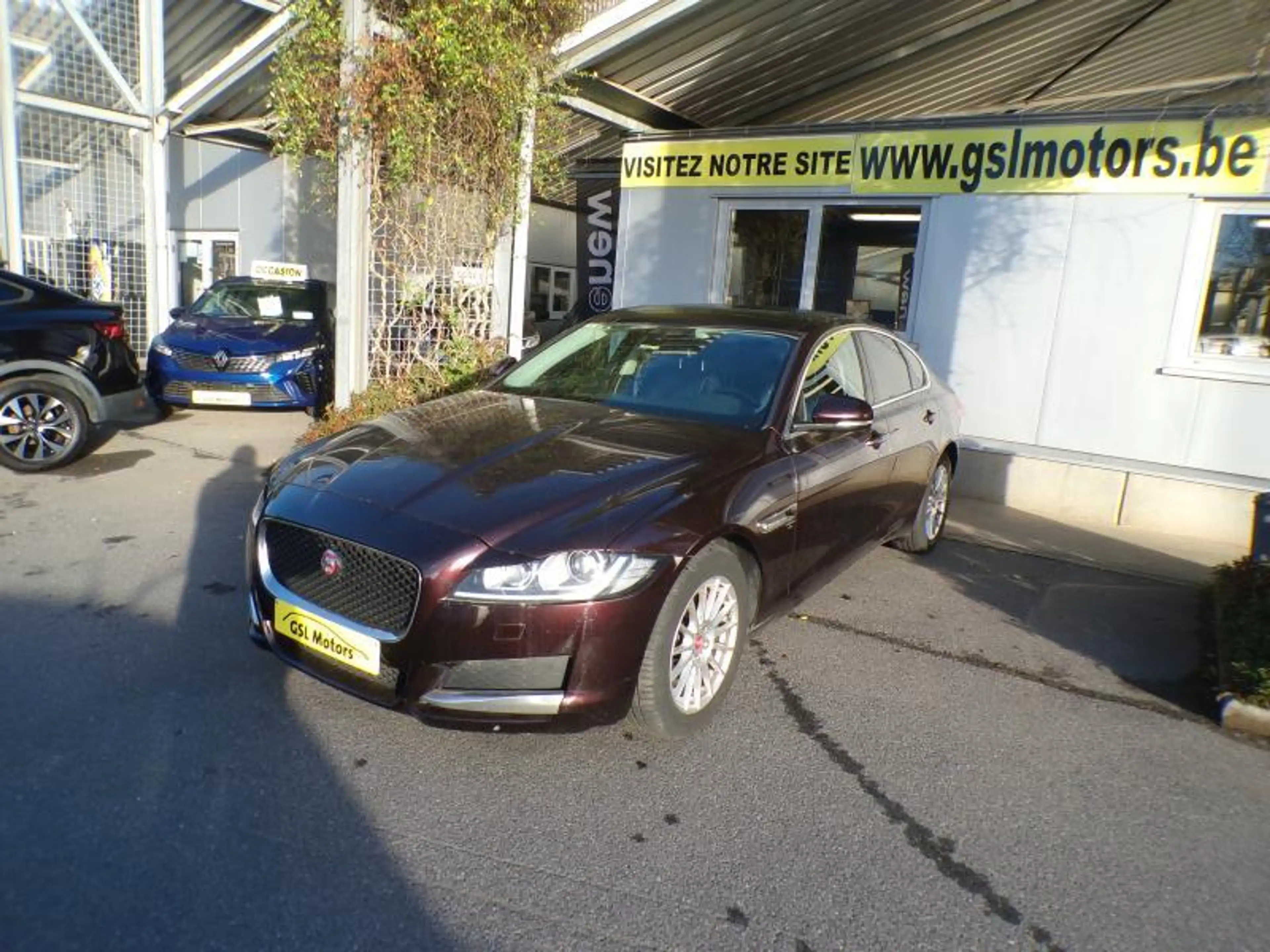 Jaguar XF 2.0D 163cv Bordeaux 12/16 6000€ Marchand GPS