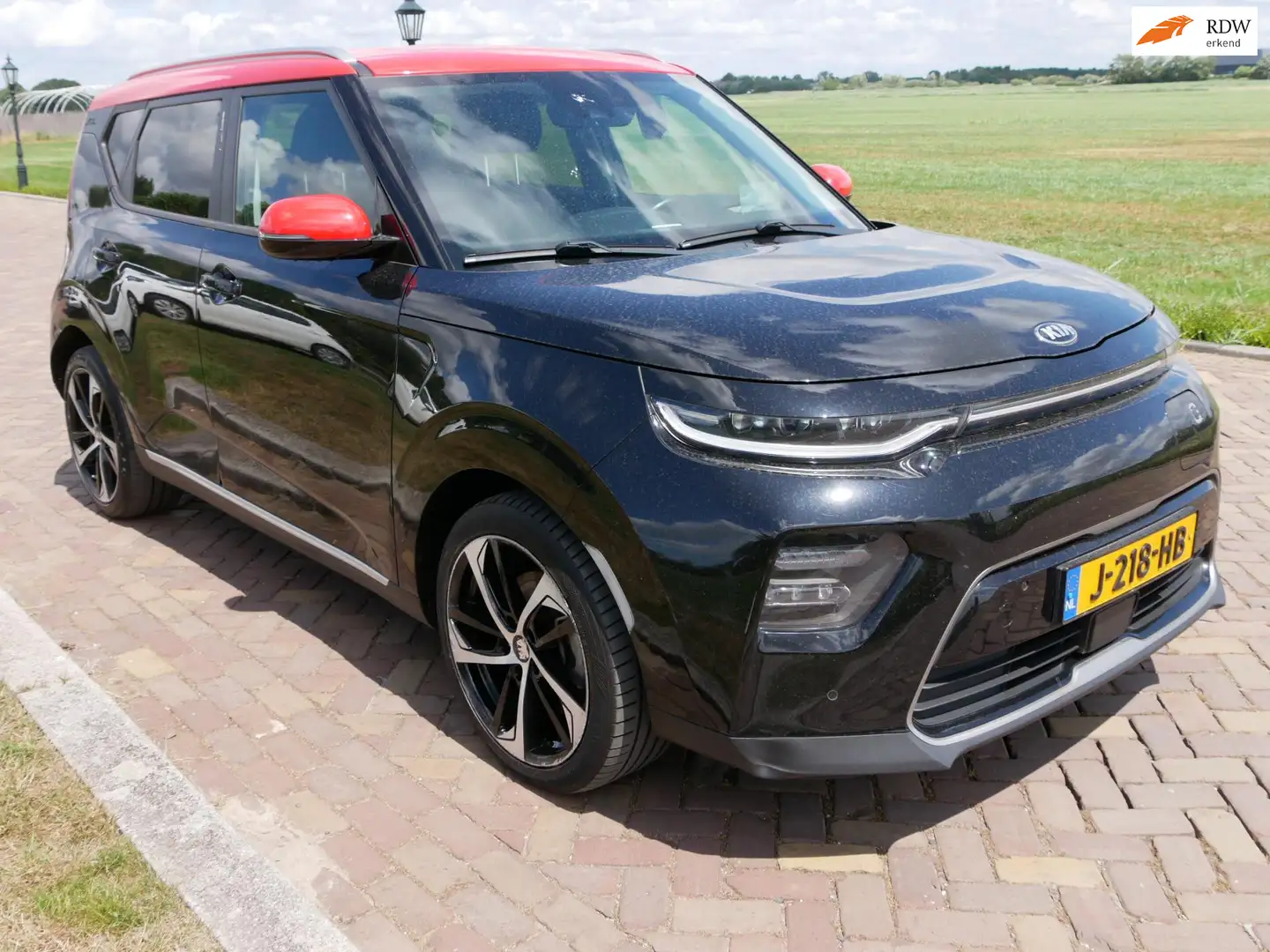 Kia Soul E-Soul ExecutiveLine 64 kWh ** 12499 NETTO ** LEAT Zwart - 1
