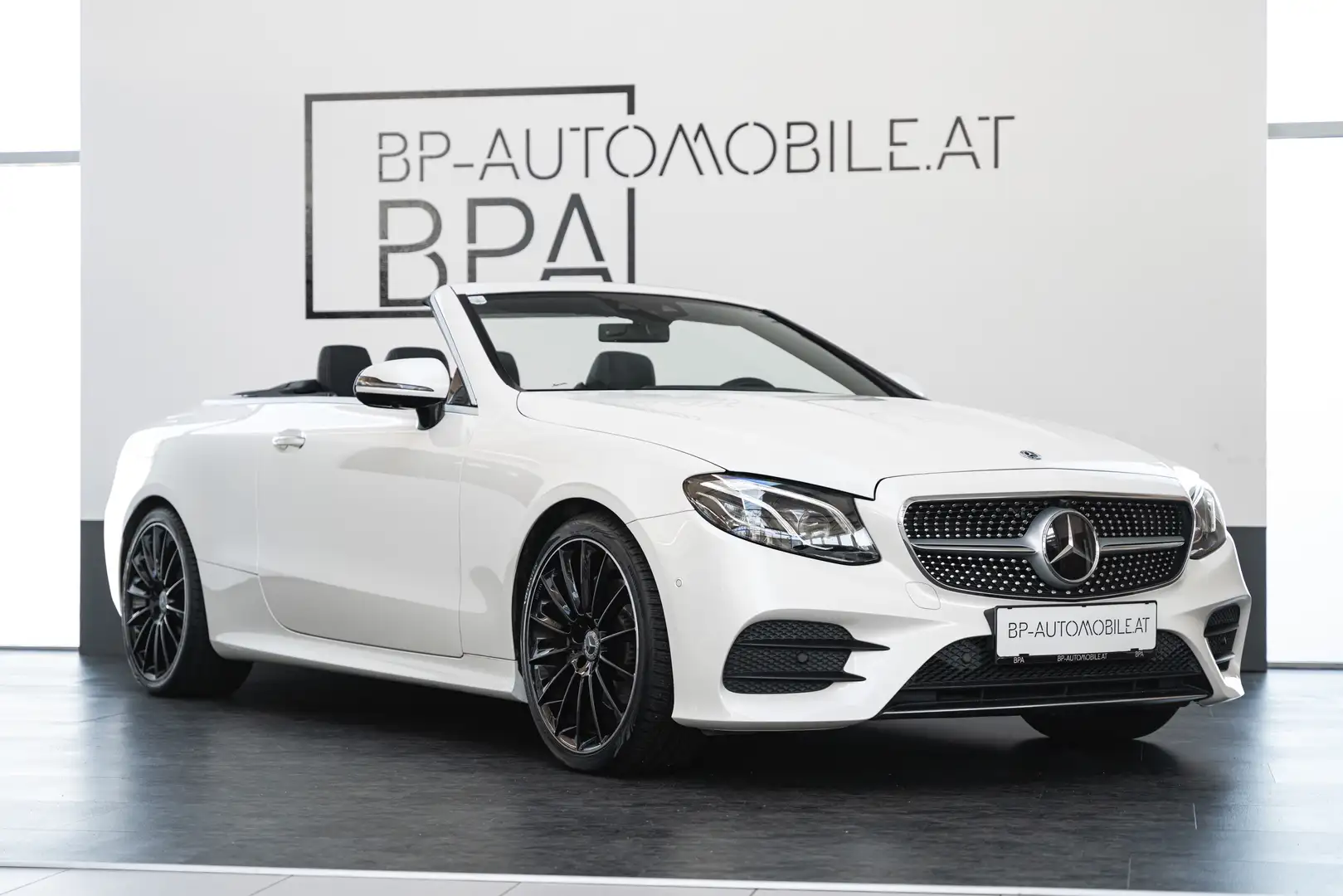 Mercedes-Benz E 200 Cabrio AMG Line // MEGA AUSSTATTUNG // Weiß - 2
