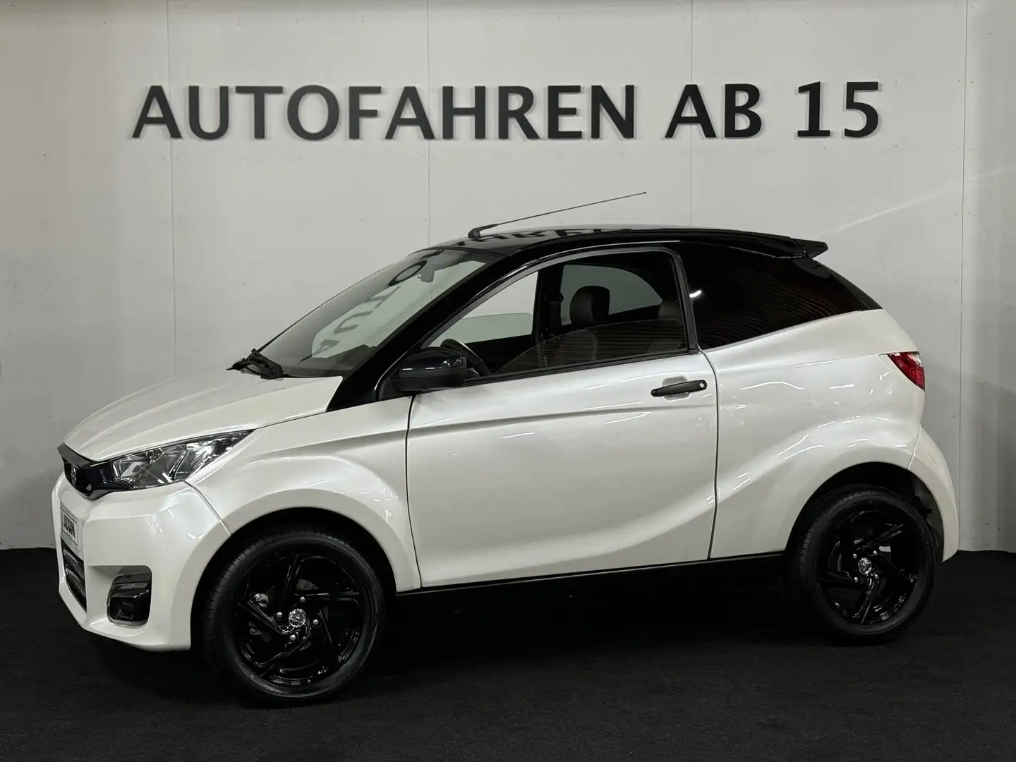 Aixam Coupe Luxe Emotion, Leiser 8PS Motor, Mit Lieferung White - 1