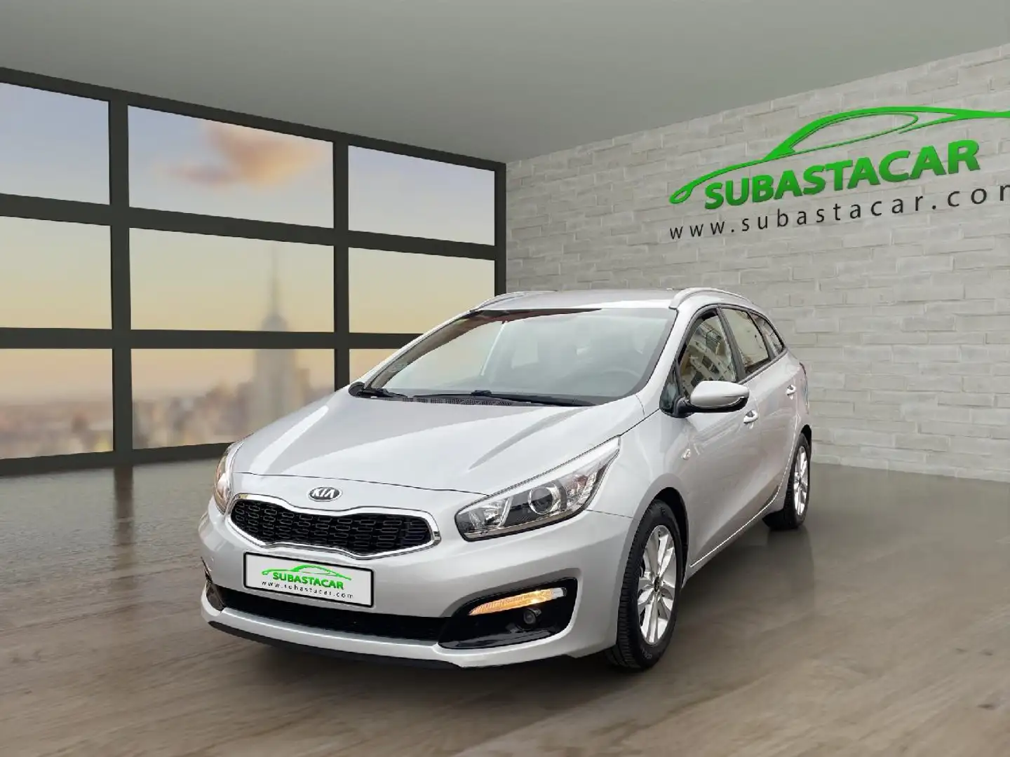 Kia Ceed / cee'd 1.6 CRDi VGT 81kW (110CV) Business Plateado - 1