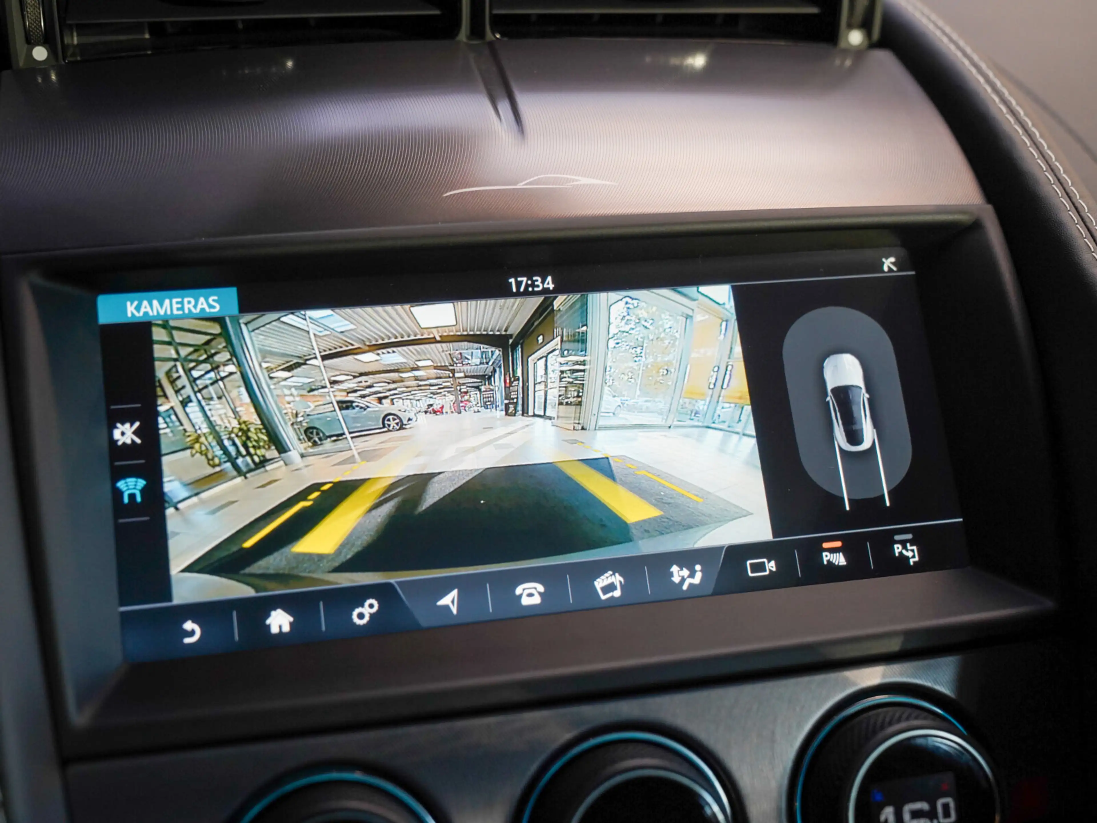 Jaguar F-Type R 5.0 V8 AWD Performance Sitze Pano — photo 22