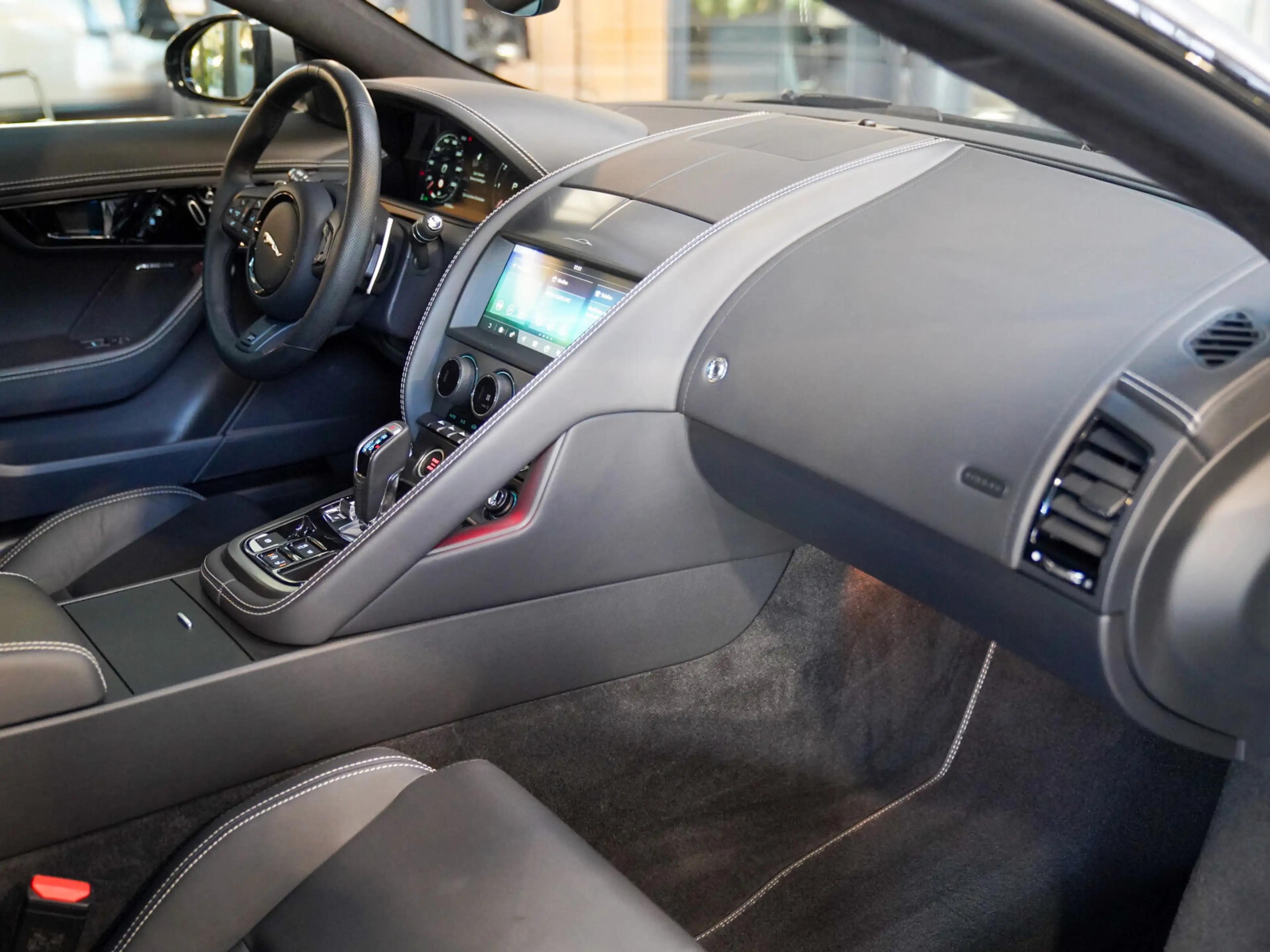 Jaguar F-Type R 5.0 V8 AWD Performance Sitze Pano — photo 10