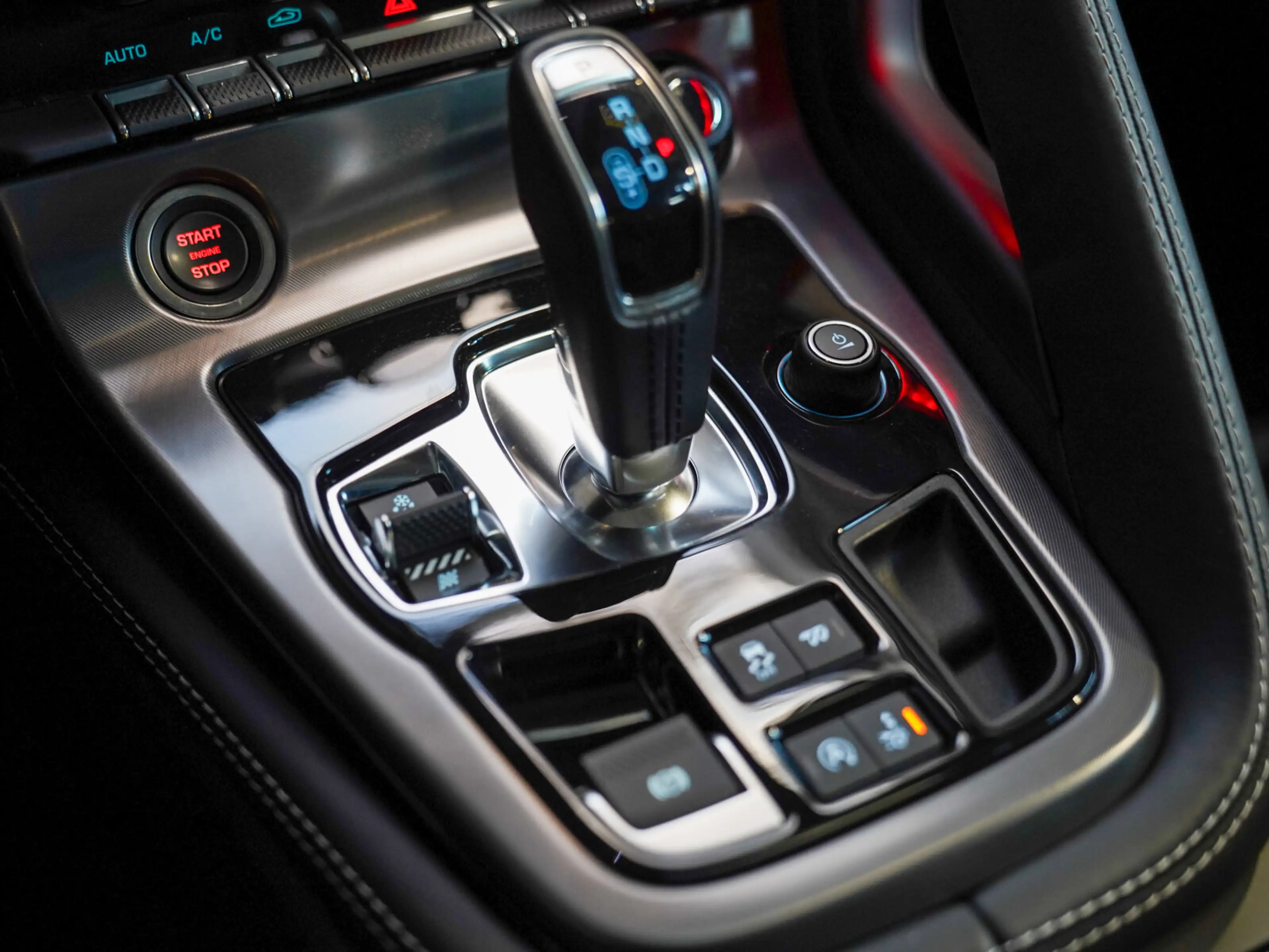 Jaguar F-Type R 5.0 V8 AWD Performance Sitze Pano — photo 25