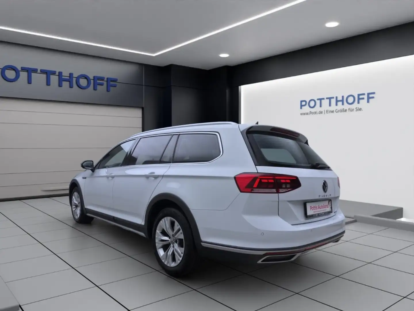 Volkswagen Passat Alltrack 2.0 TDI DSG 4M BUSINESS NAVI KAMERA PDC Bílá - 2
