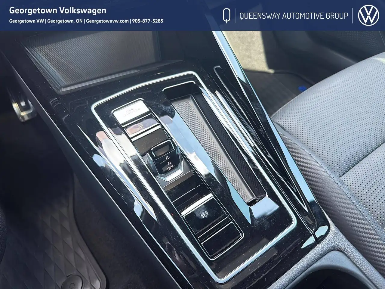 Volkswagen Golf R снимка Volkswagen Golf R