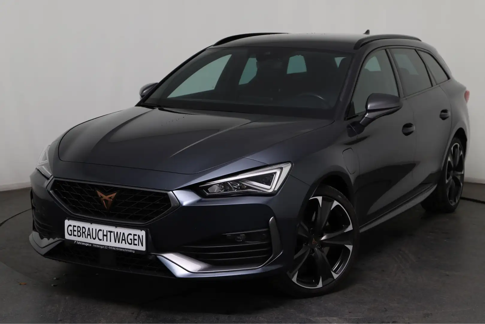 CUPRA Leon 1.4 e-Hybrid ST *DCC*NAVI*LED*SHZ*PDC* Grau - 1
