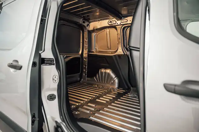Opel Combo view 9