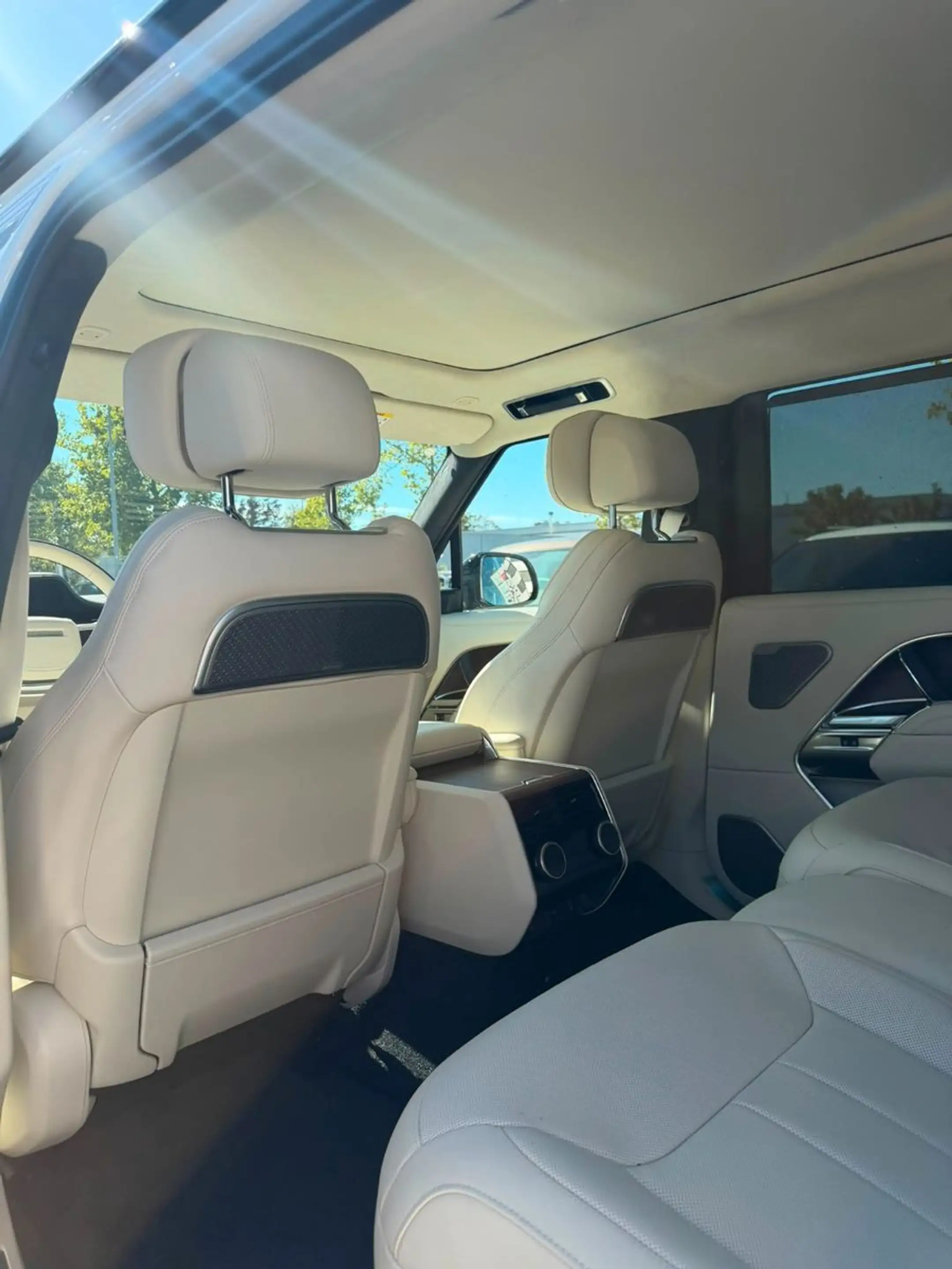 Land Rover Range Rover Autobiography LWB Pano 23" Model2027 — photo 8