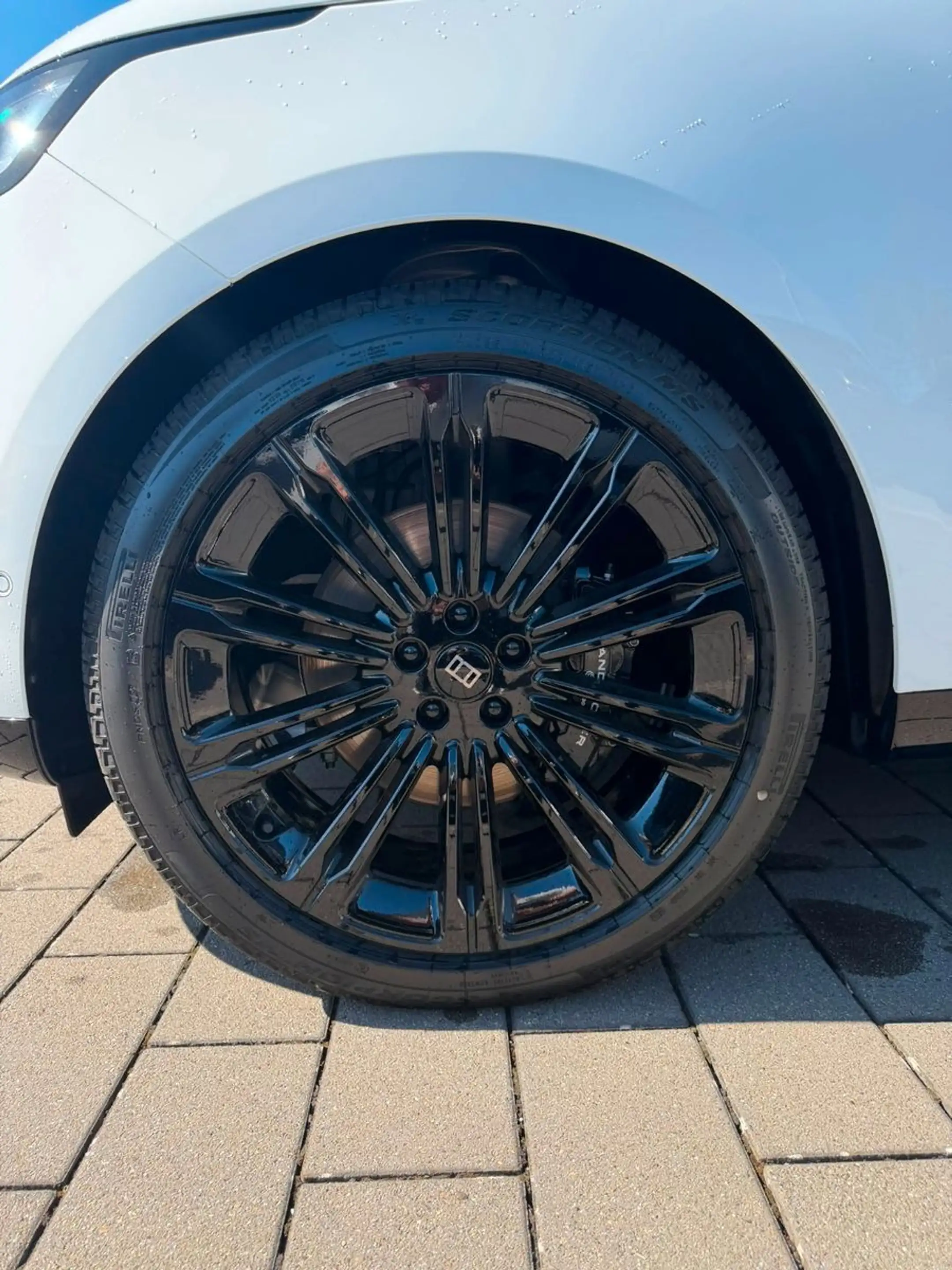 Land Rover Range Rover Autobiography LWB Pano 23" Model2027 — photo 11