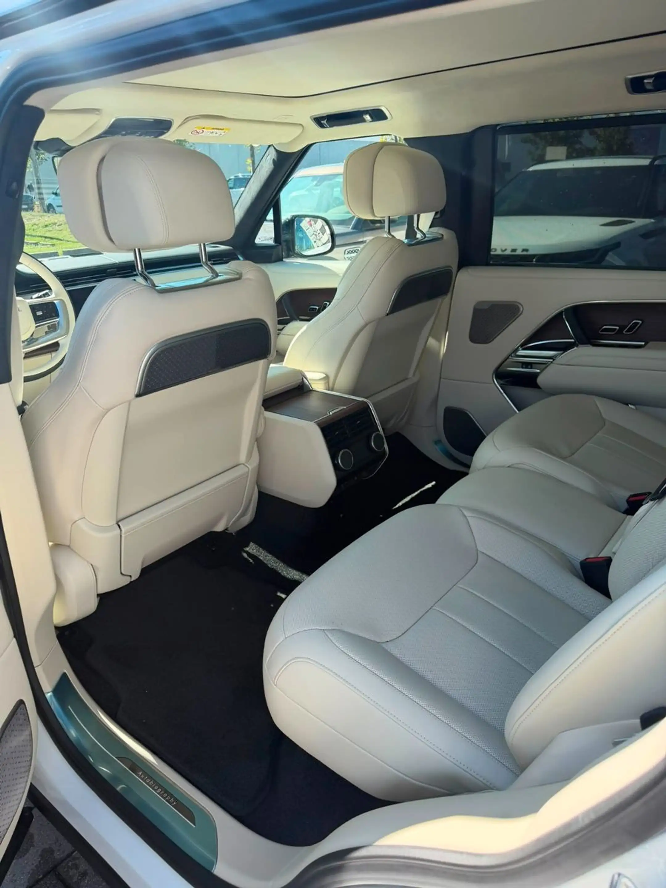 Land Rover Range Rover Autobiography LWB Pano 23" Model2027 — photo 9