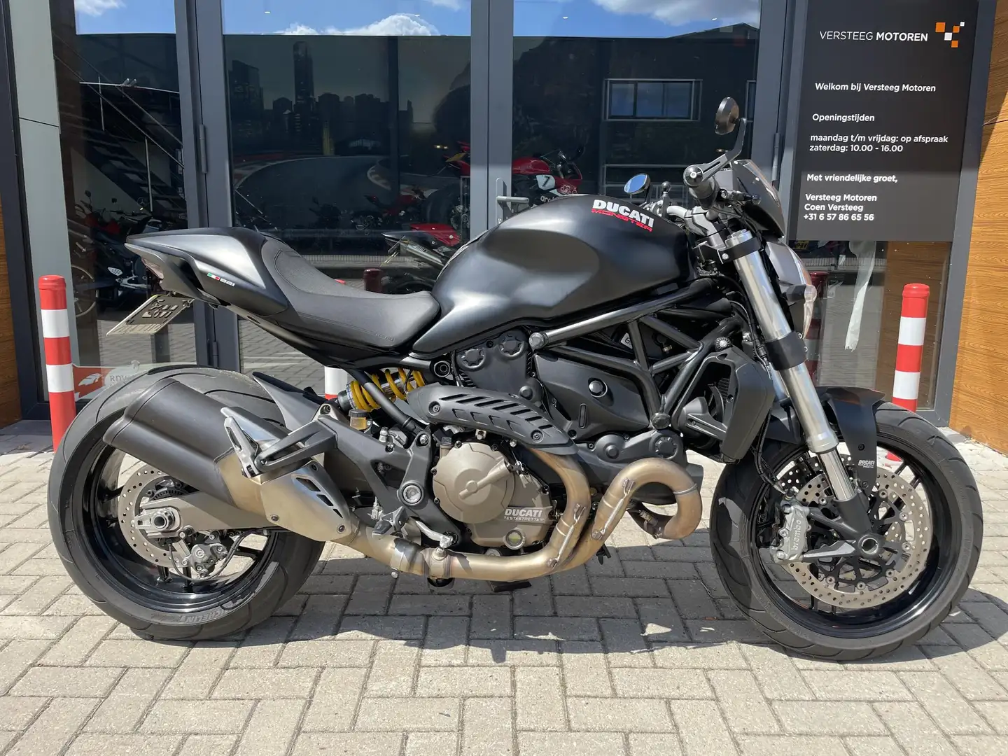 Ducati Monster 821 ABS # Rijklaar # Black Beauty Zwart - 1