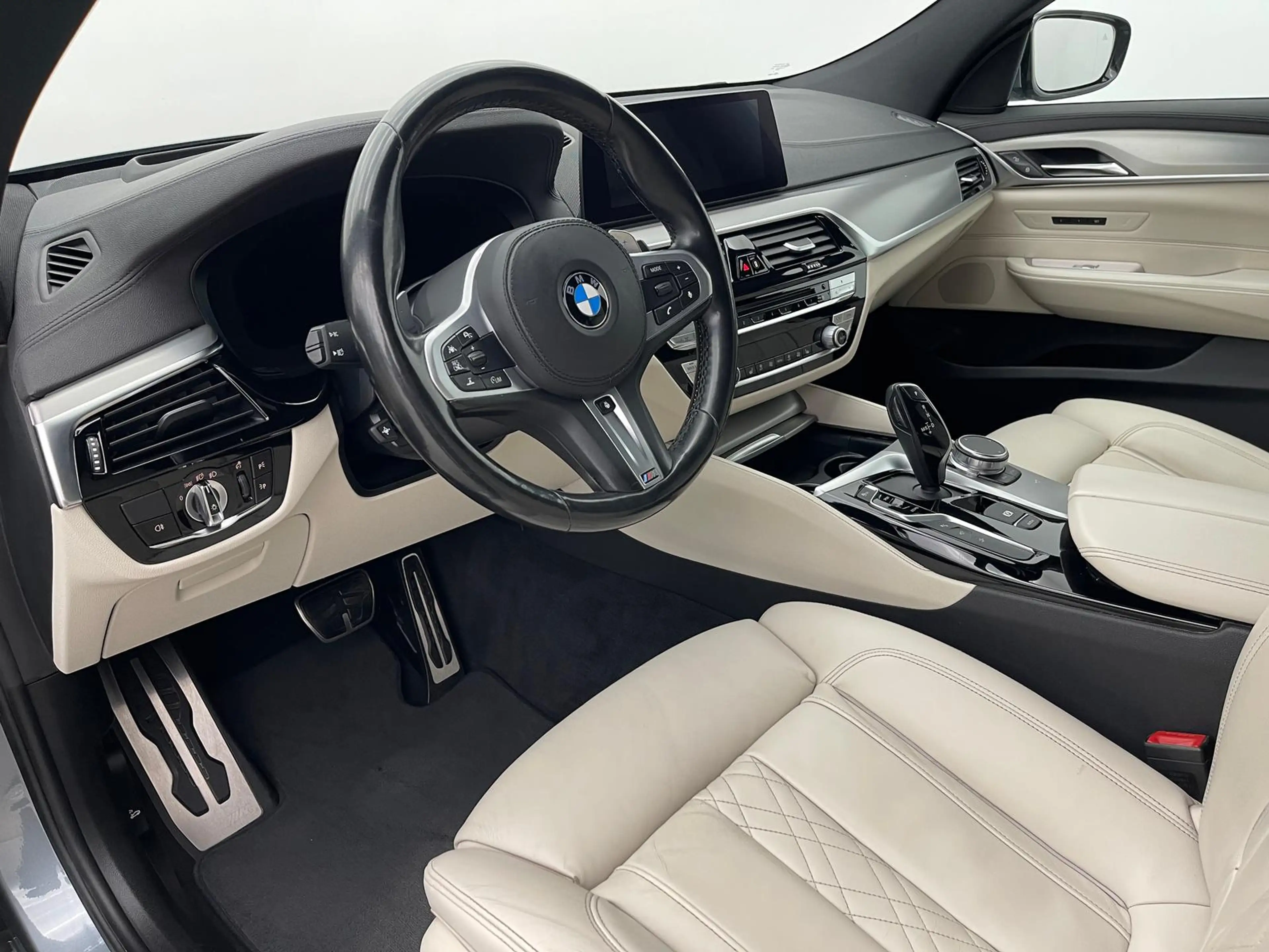 BMW 640 640 i xDrive M Sport *STHZ*SOFT*HuD*360°*LED*ACC — photo 12