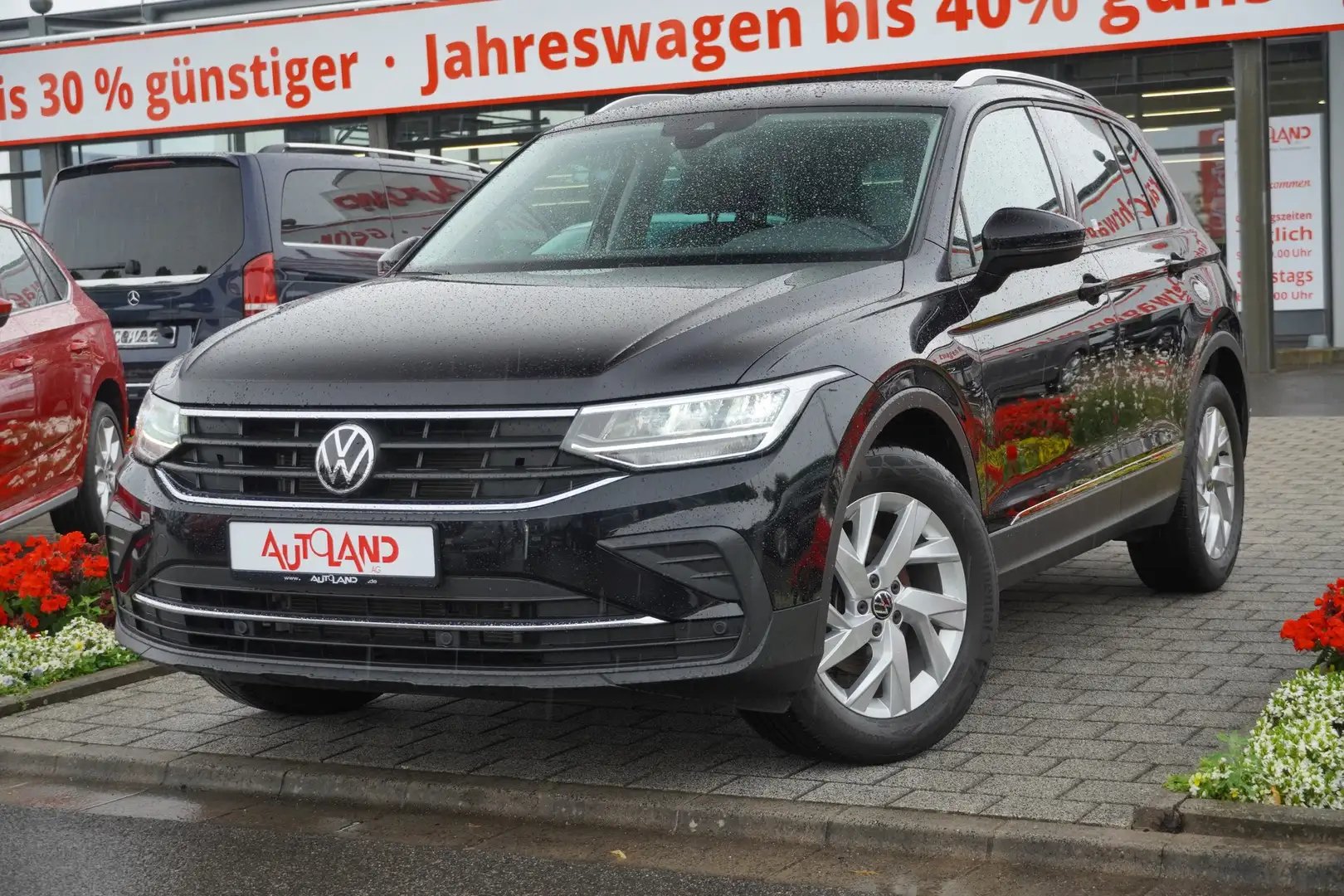Volkswagen Tiguan 1.5 TSI United LED Navi AHK ACC PDC DAB Schwarz - 2