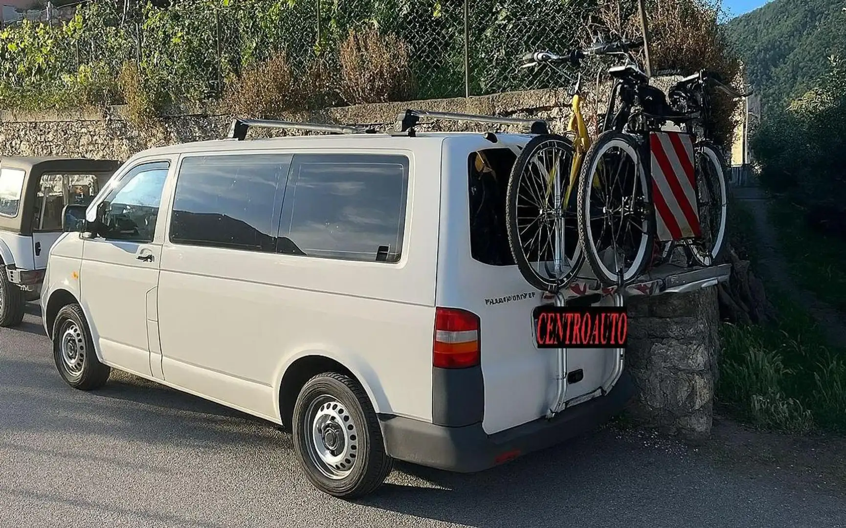 Volkswagen T5 T5 2.5 tdi 131cv 9Posti Klima Letto Portabici Bianco - 2