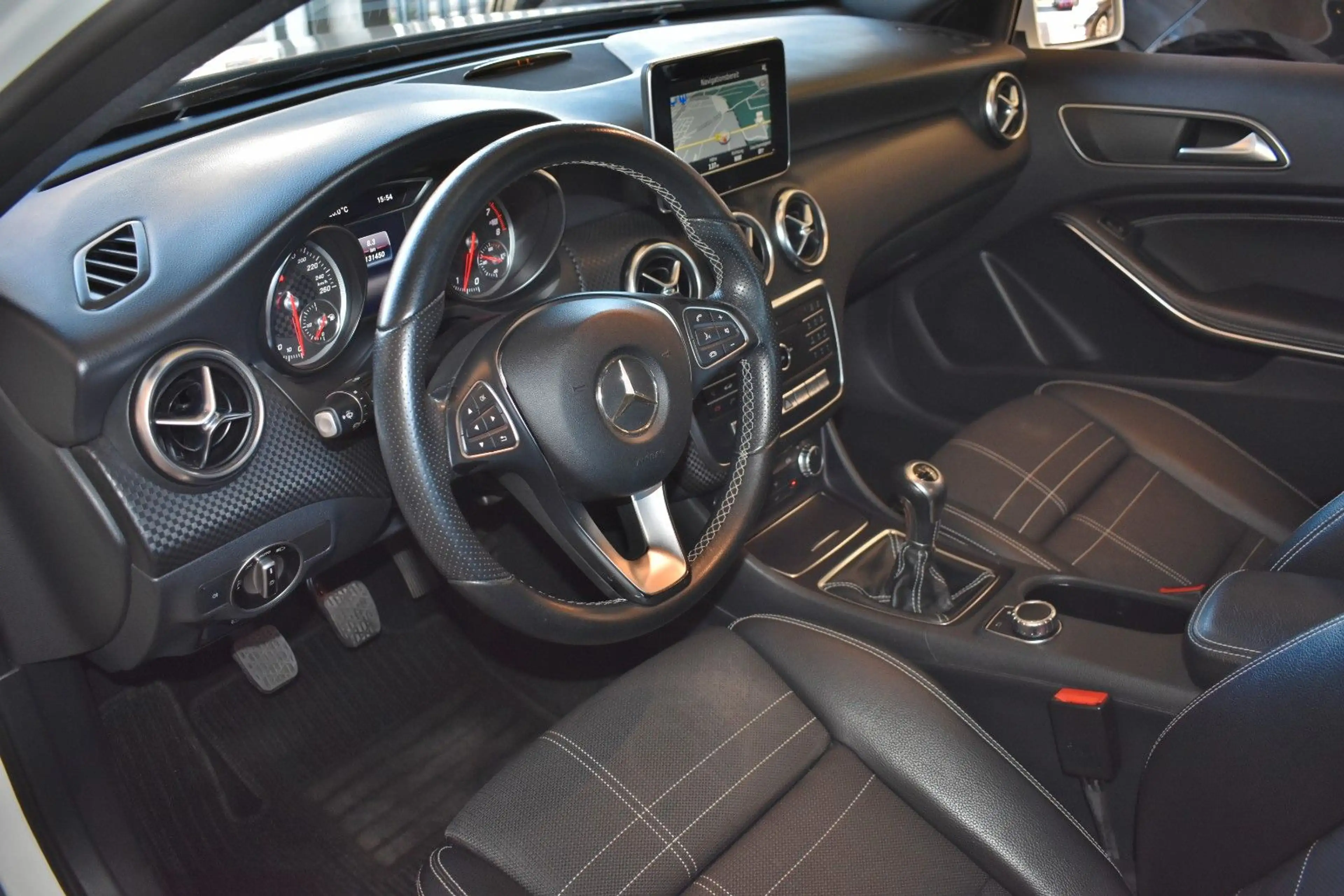 Mercedes-Benz A 180 URBAN NAVI LED T-LEDER KLIMA PDC — photo 9