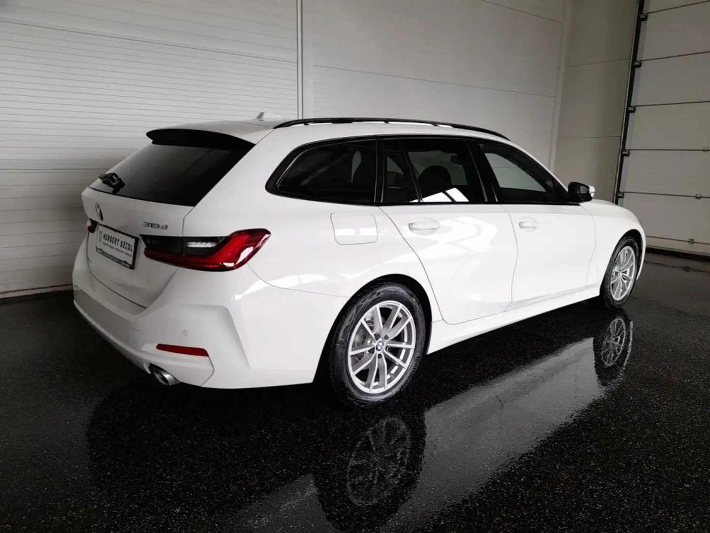 BMW 318 d Touring Aut *VOLL LED / NAVI / AHV / ACC / TEILLEDER / E-SITZE+MEMORY / KEYLESS* Weiß - 2