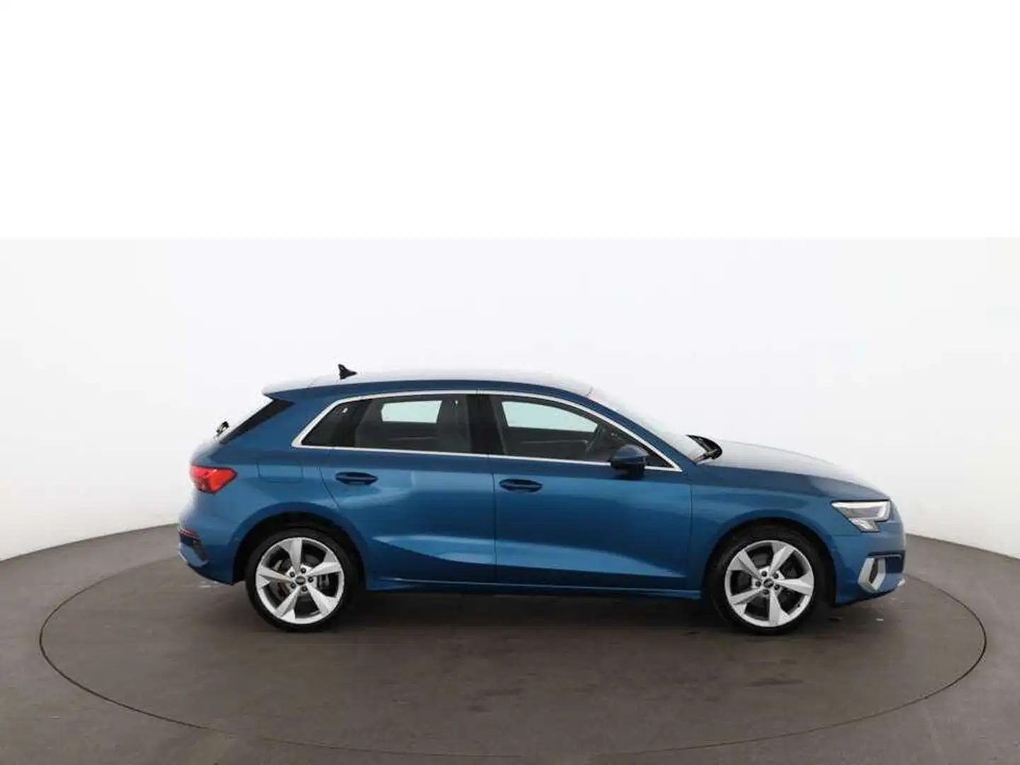 Audi A3 Sportback 40 TFSI e S-Line Aut LED RADAR LEDER Blau - 2