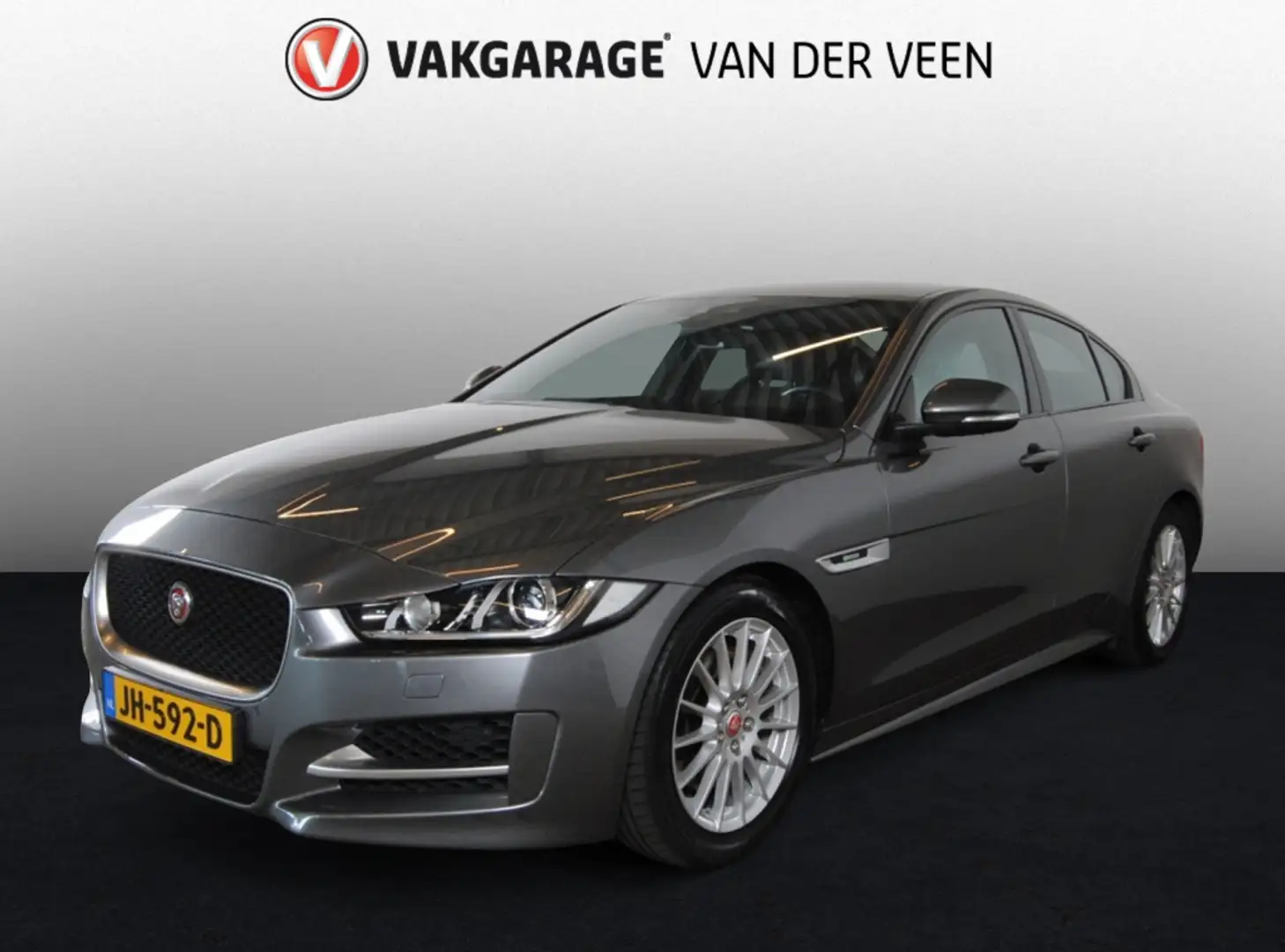 Jaguar XE 2.0 D Portfolio Grigio - 1